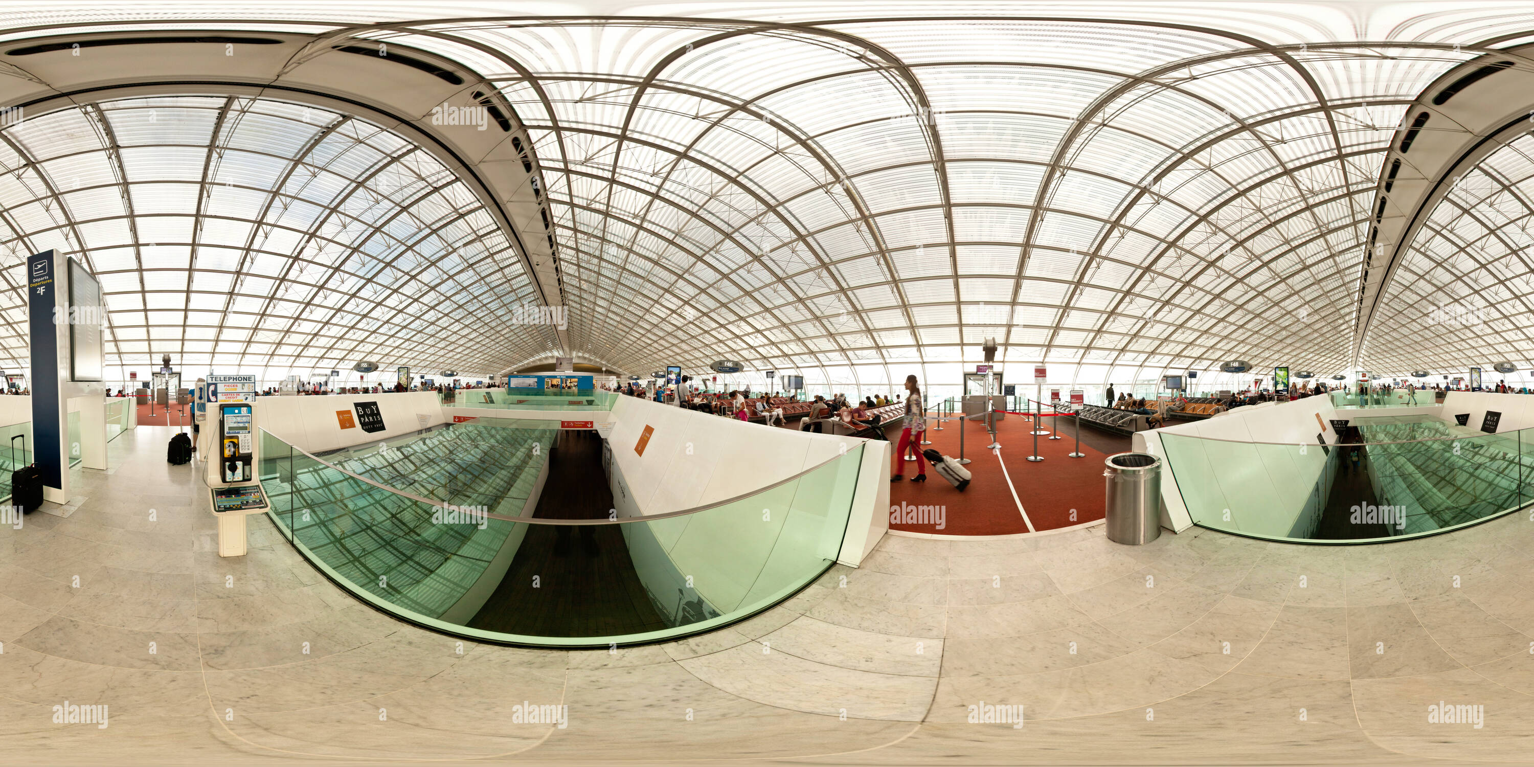 360 Grad Panorama Ansicht von Aéroports de Paris - Charles de Gaulle (Terminal 2F)