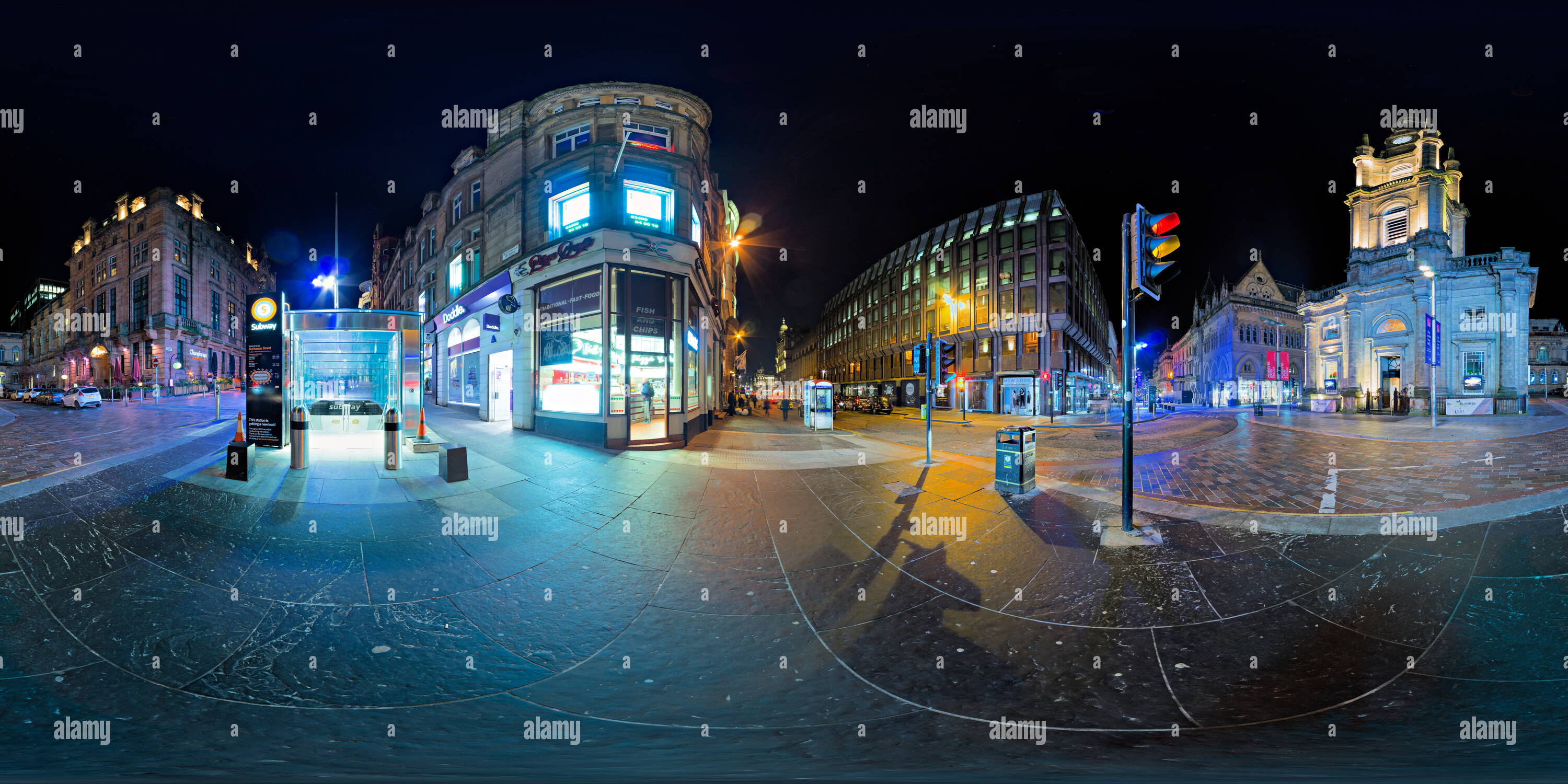 360 Grad Panorama Ansicht von Ecke von Buchanan St und West George St, Tron Kirche und der U-Bahn, Glasgow