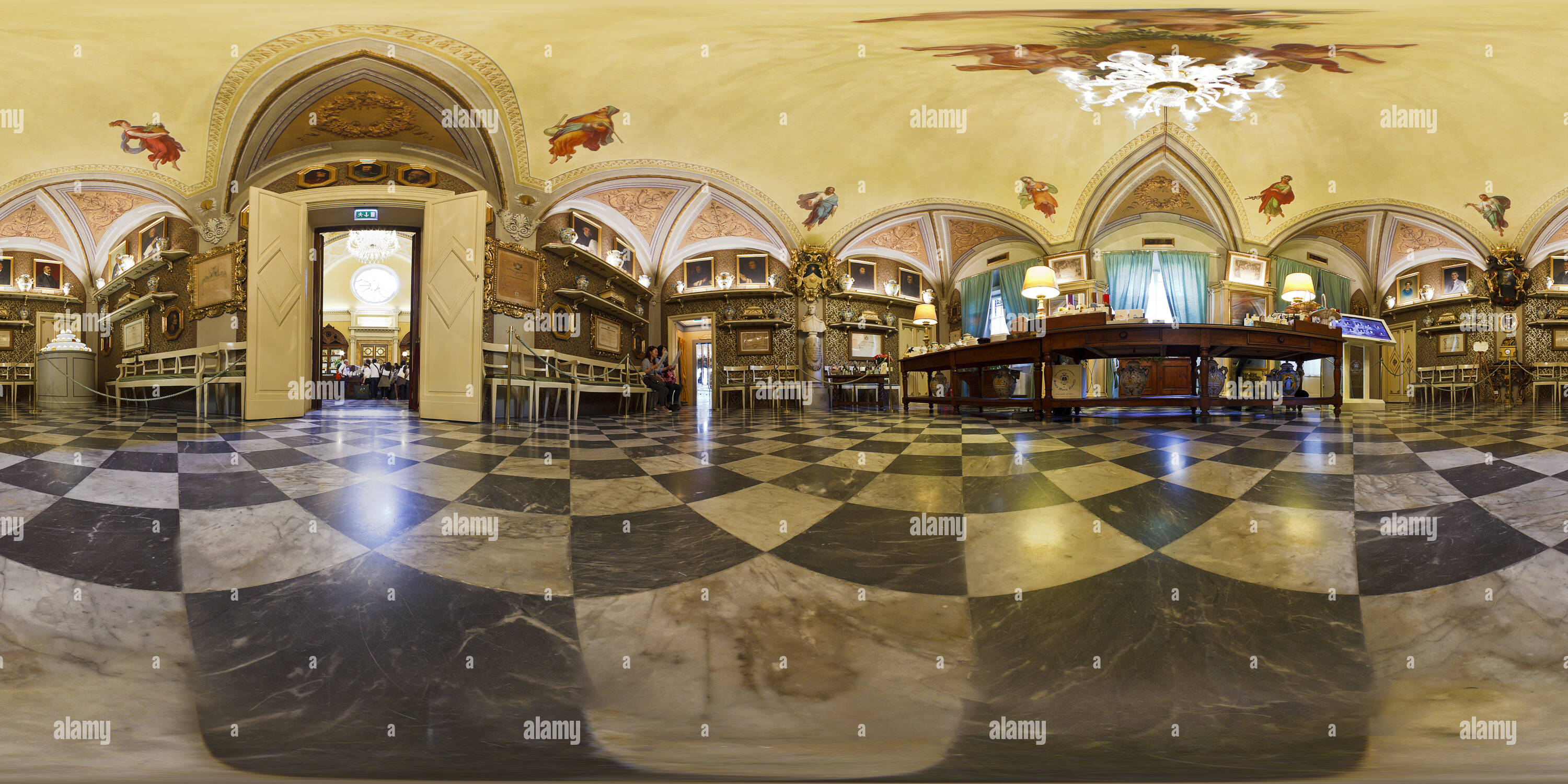 360 Grad Panorama Ansicht von - Officina Profumo Farmaceutica --di-Santa-maria-de-novella-in-Florenz, Italien