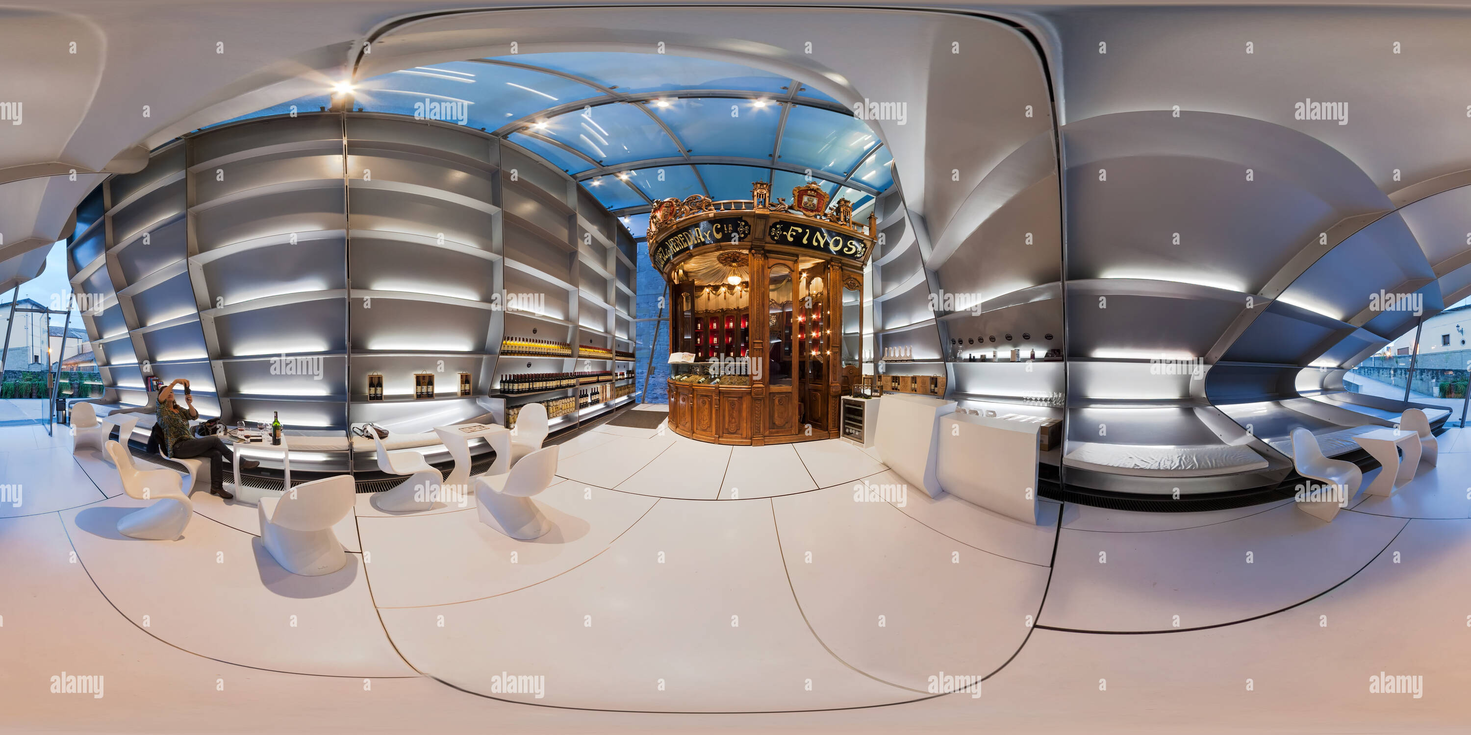 360 Grad Panorama Ansicht von Wein shop Viña Tondonia von Zaha Hadid, Haro, La Rioja, Spanien