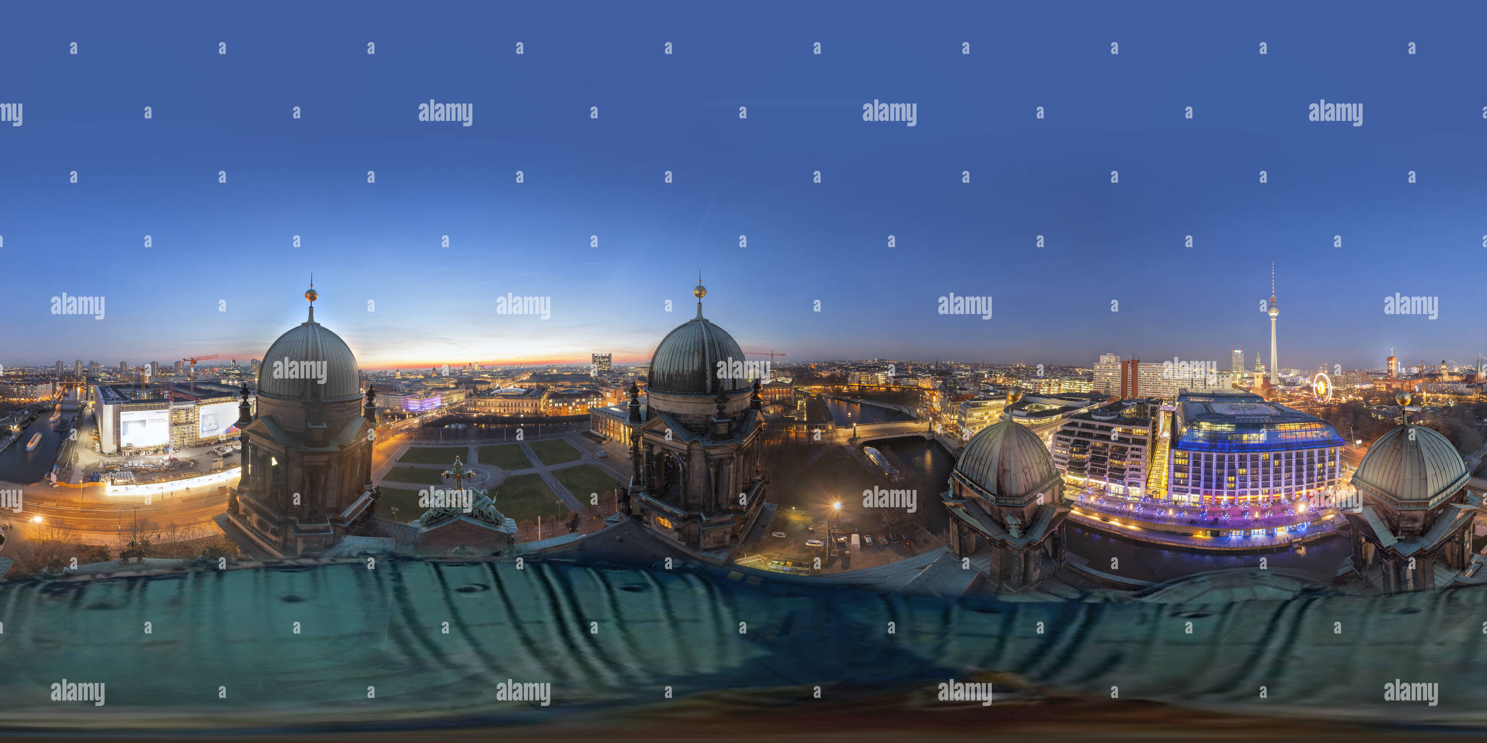 360 Grad Panorama Ansicht von Berlin von der Kathedrale Kirche. Berlin