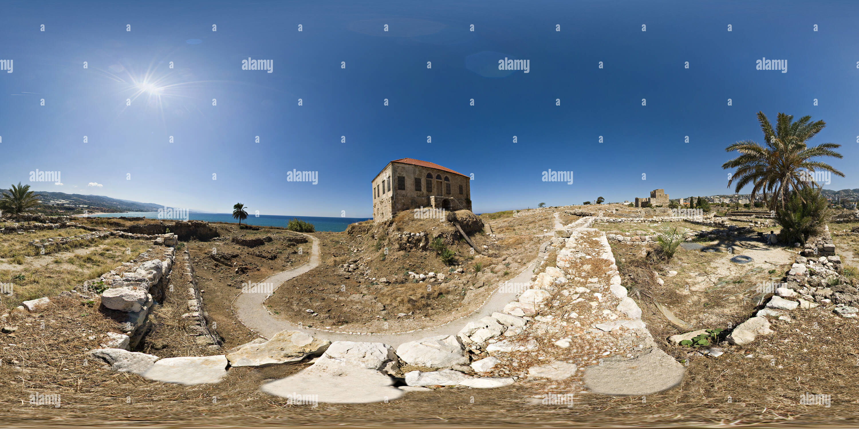 360 Grad Panorama Ansicht von Das rote Dach libanesischen Haus - Byblos archäologische Stätte