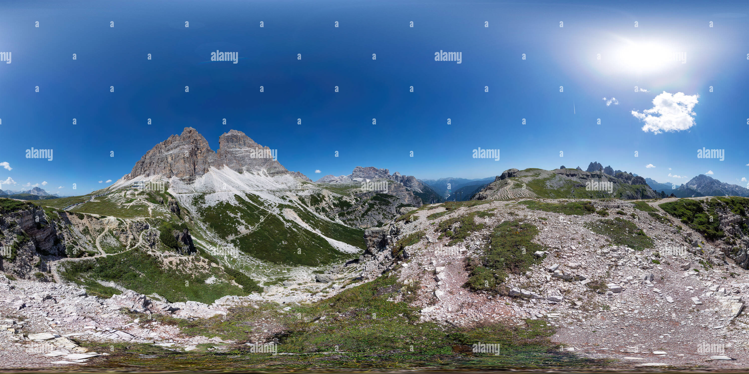 360 Grad Panorama Ansicht von Rifugio Auronzo e Le Tre Cime di Lavaredo