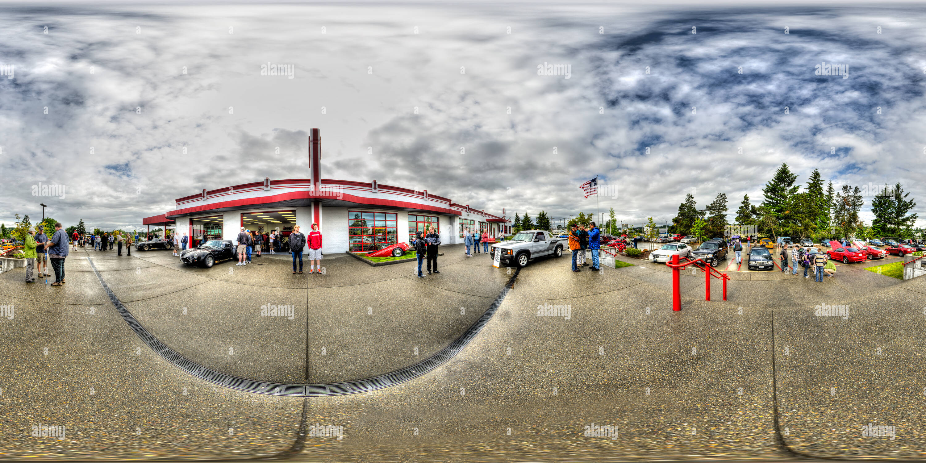 360 Grad Panorama Ansicht von Carroll Shelby Tribute, Koffein und Benzin, Griot's Garage, Tacoma, WA