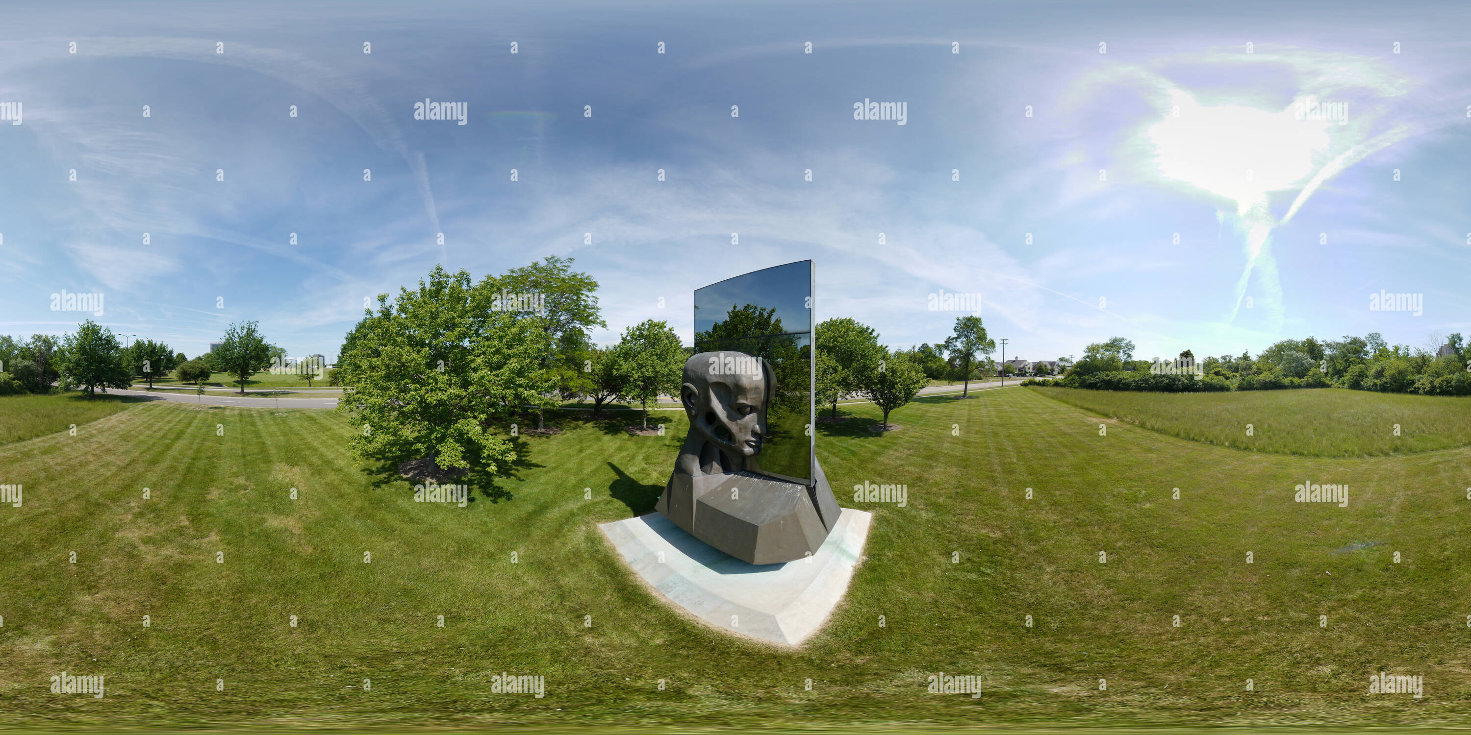 360 °-Ansicht auf Reflektierende Kopf Skulptur, Ansicht von oben