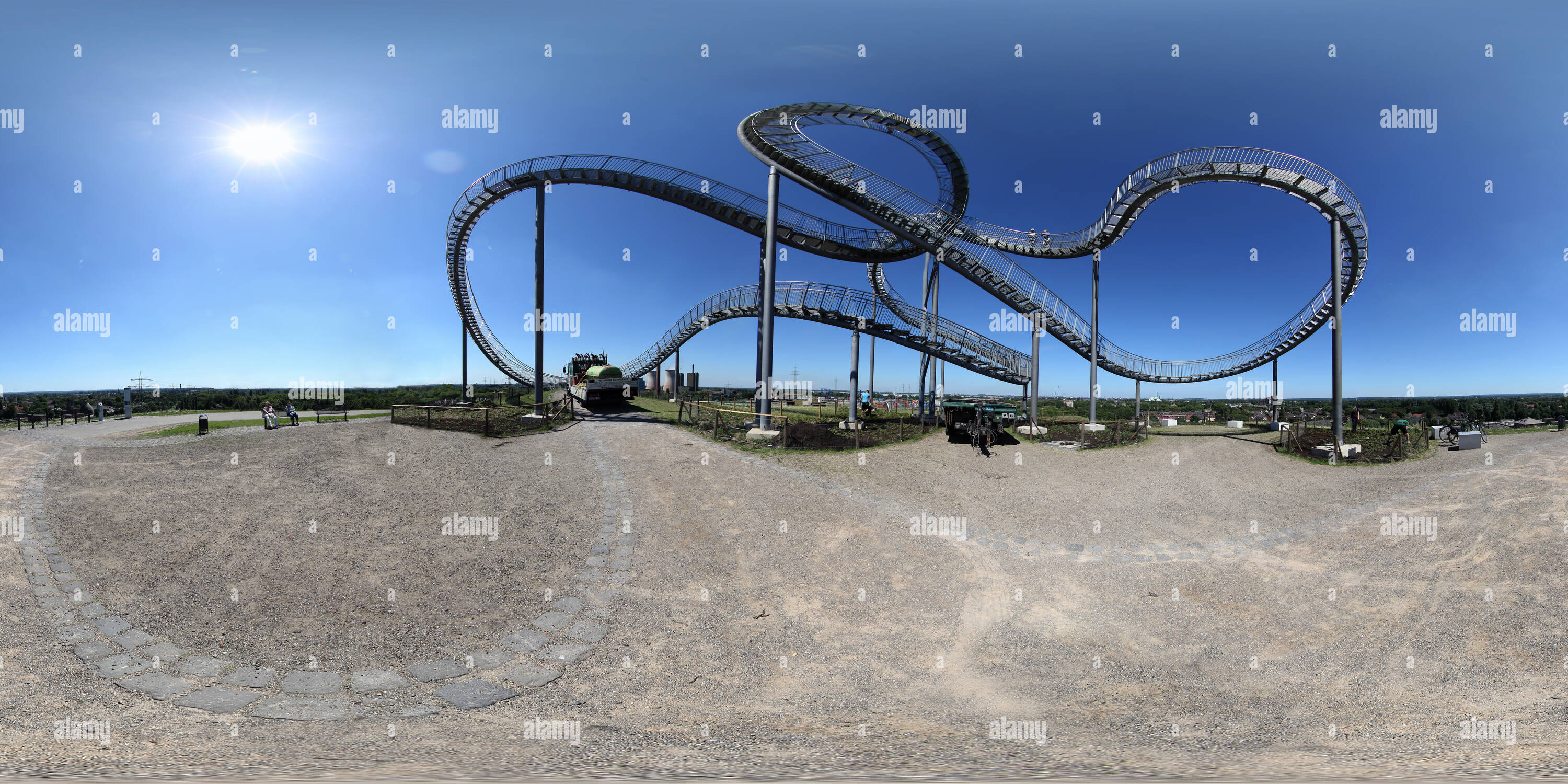 360 Grad Panorama Ansicht von "Tiger & Turtle "Landmarke Angerpark