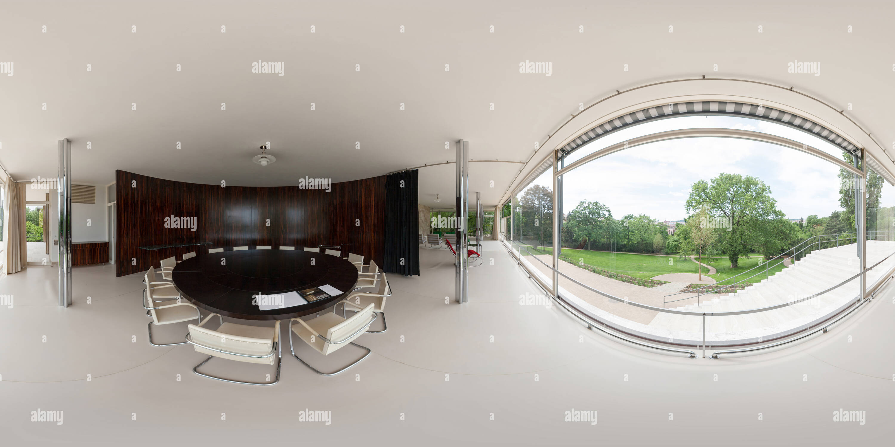 360 Grad Panorama Ansicht von Villa Tugendhat - Esszimmer (UNESCO Weltkulturerbe)