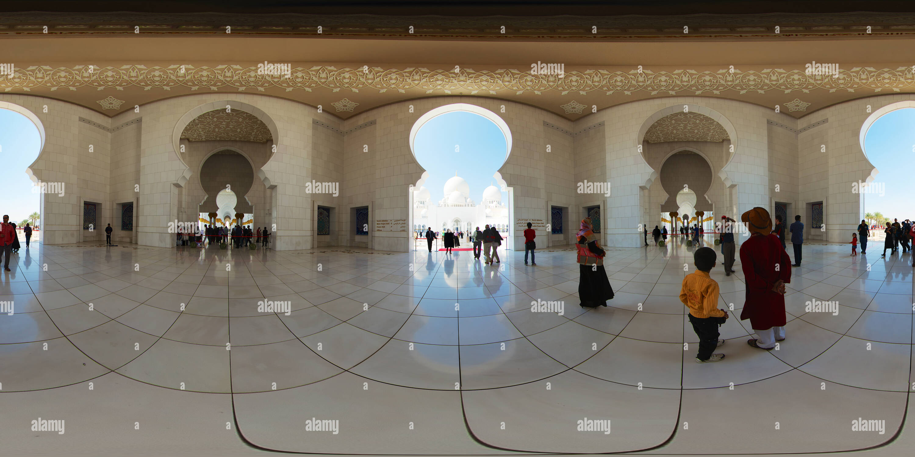 360 Grad Panorama Ansicht von Sheikh Zayed Bin Sultan Al Nahyan Moschee Abu Dhabi äußeren Portal