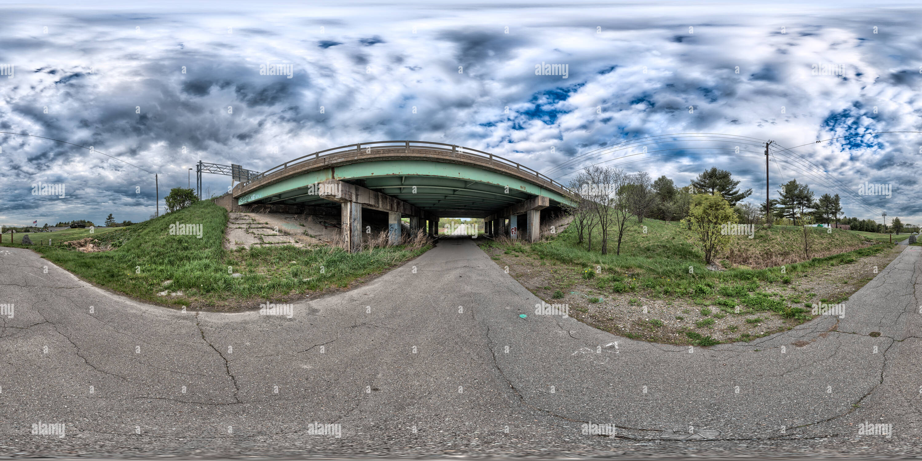 360 Grad Panorama Ansicht von Webster Avenue unter I395