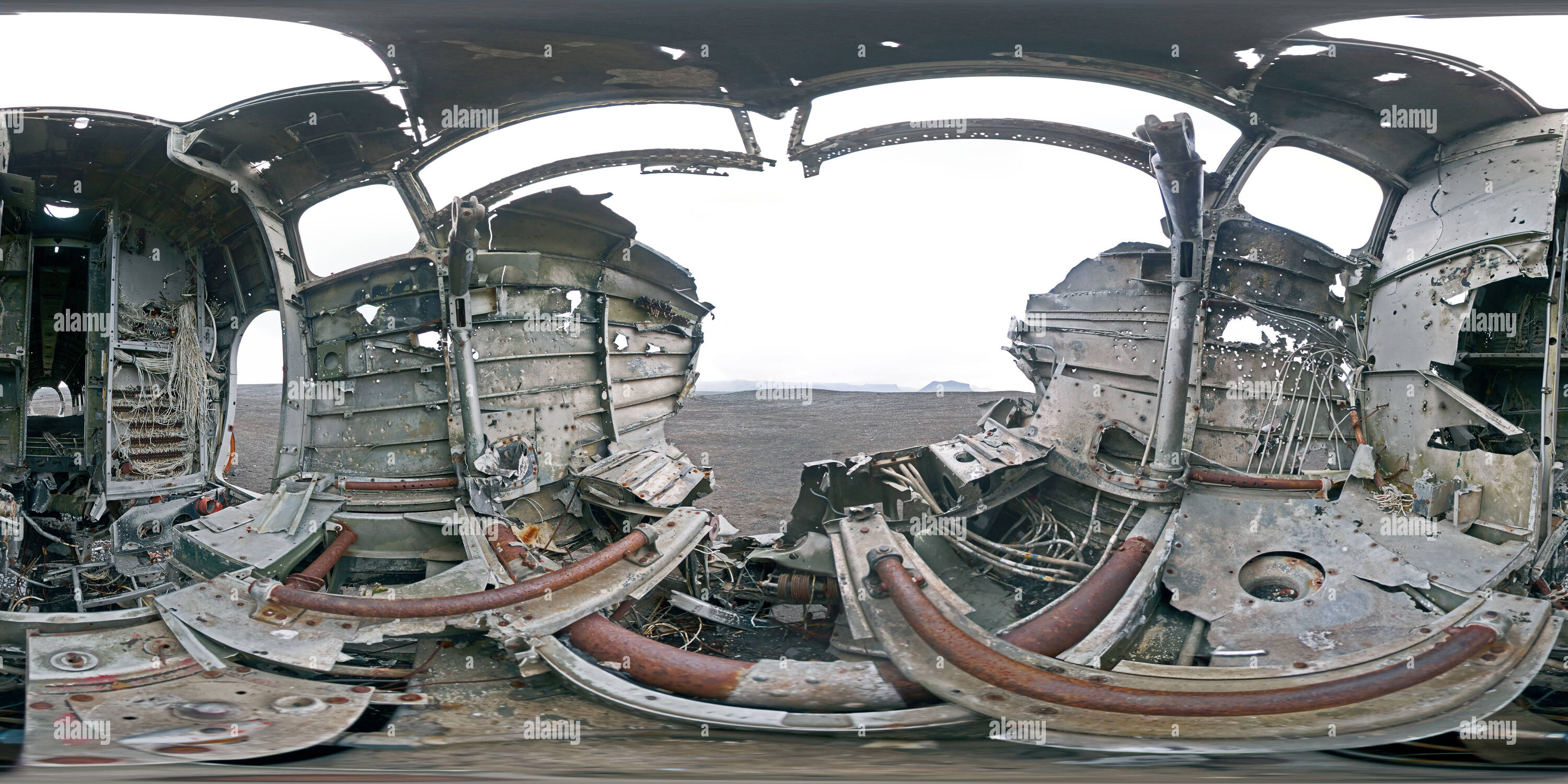 360 Grad Panorama Ansicht von Im Cockpit der in Island abgestürzt Dakota C 47