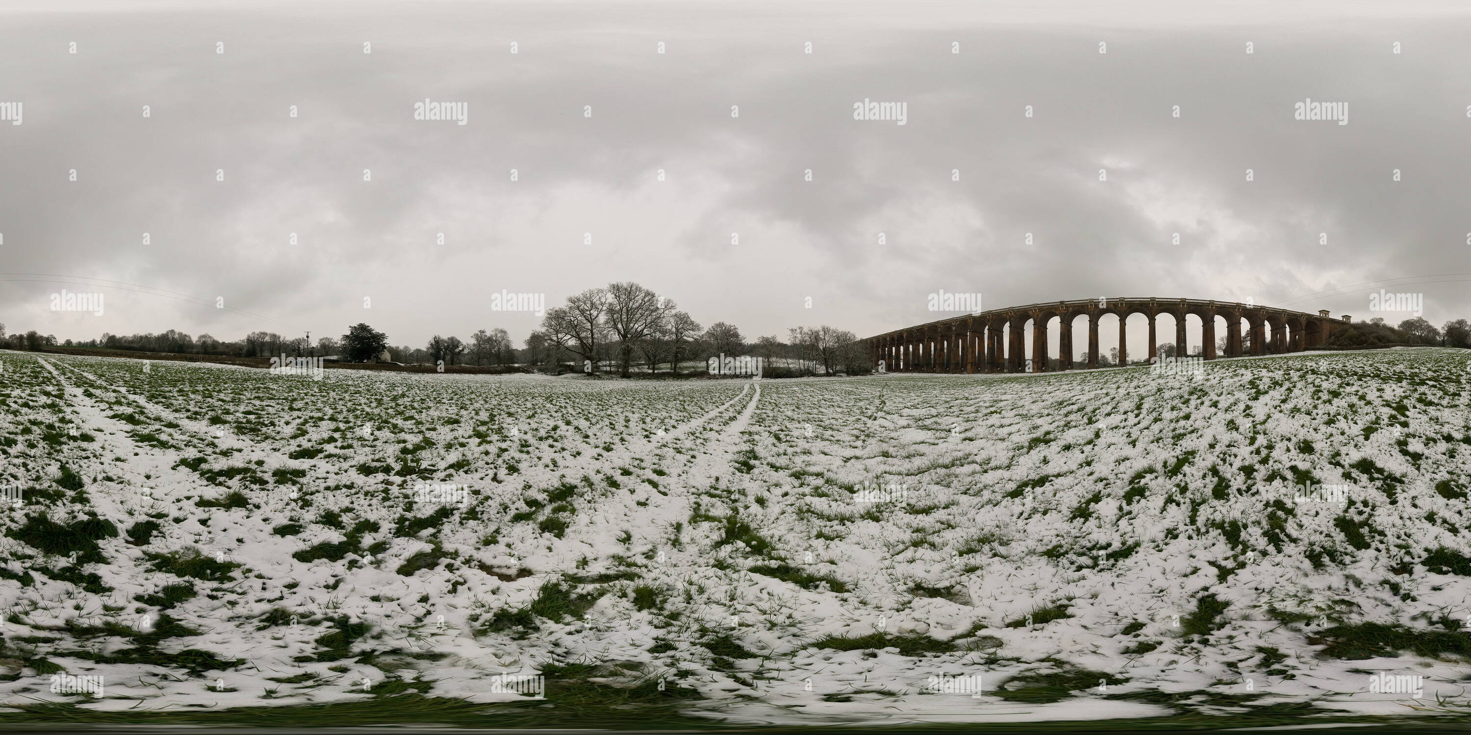 360 Grad Panorama Ansicht von Balcombe Viadukt im Schnee, April 2008