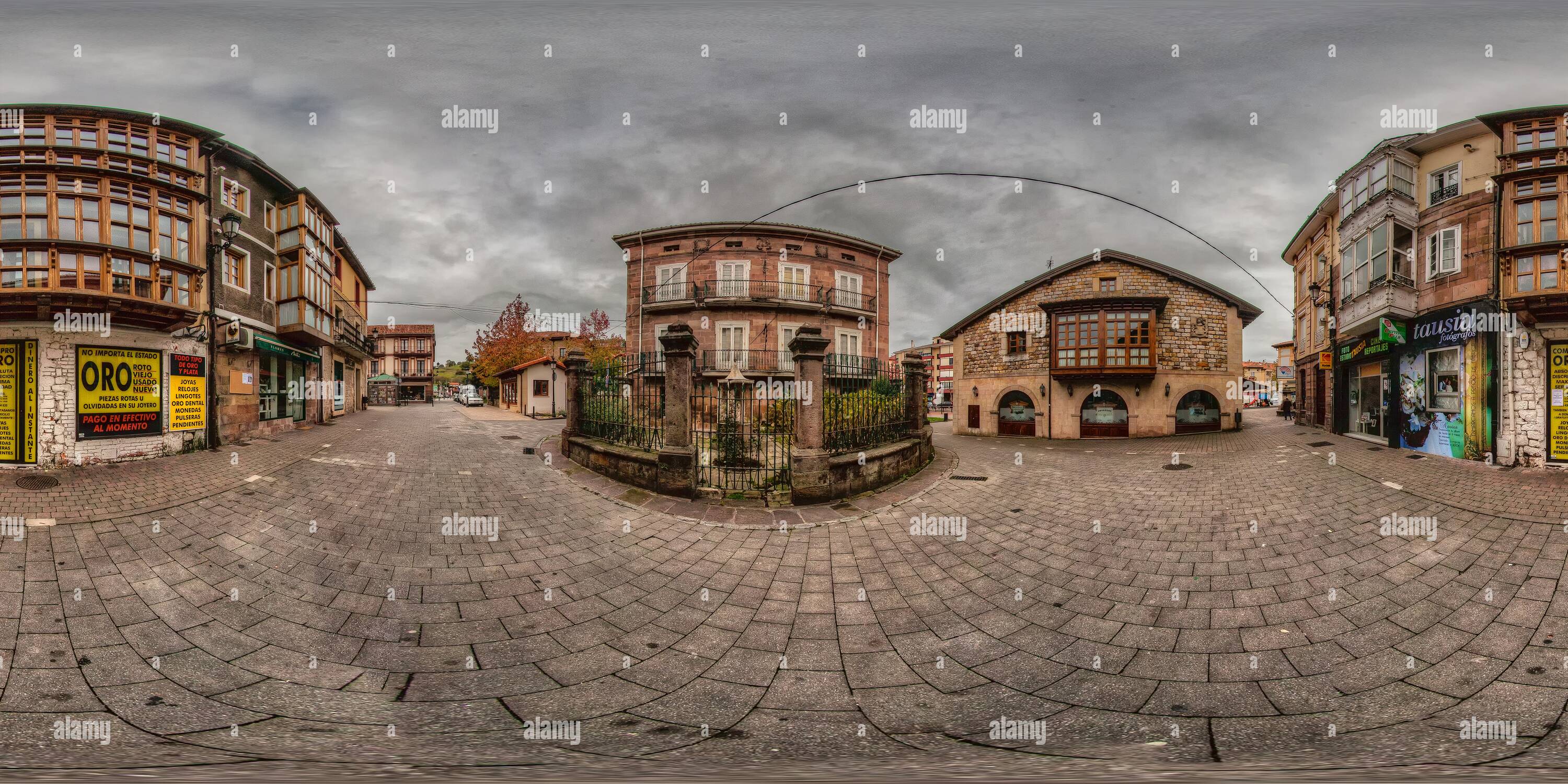 360 Grad Panorama Ansicht von Cabezon de la Sal, Kantabrien