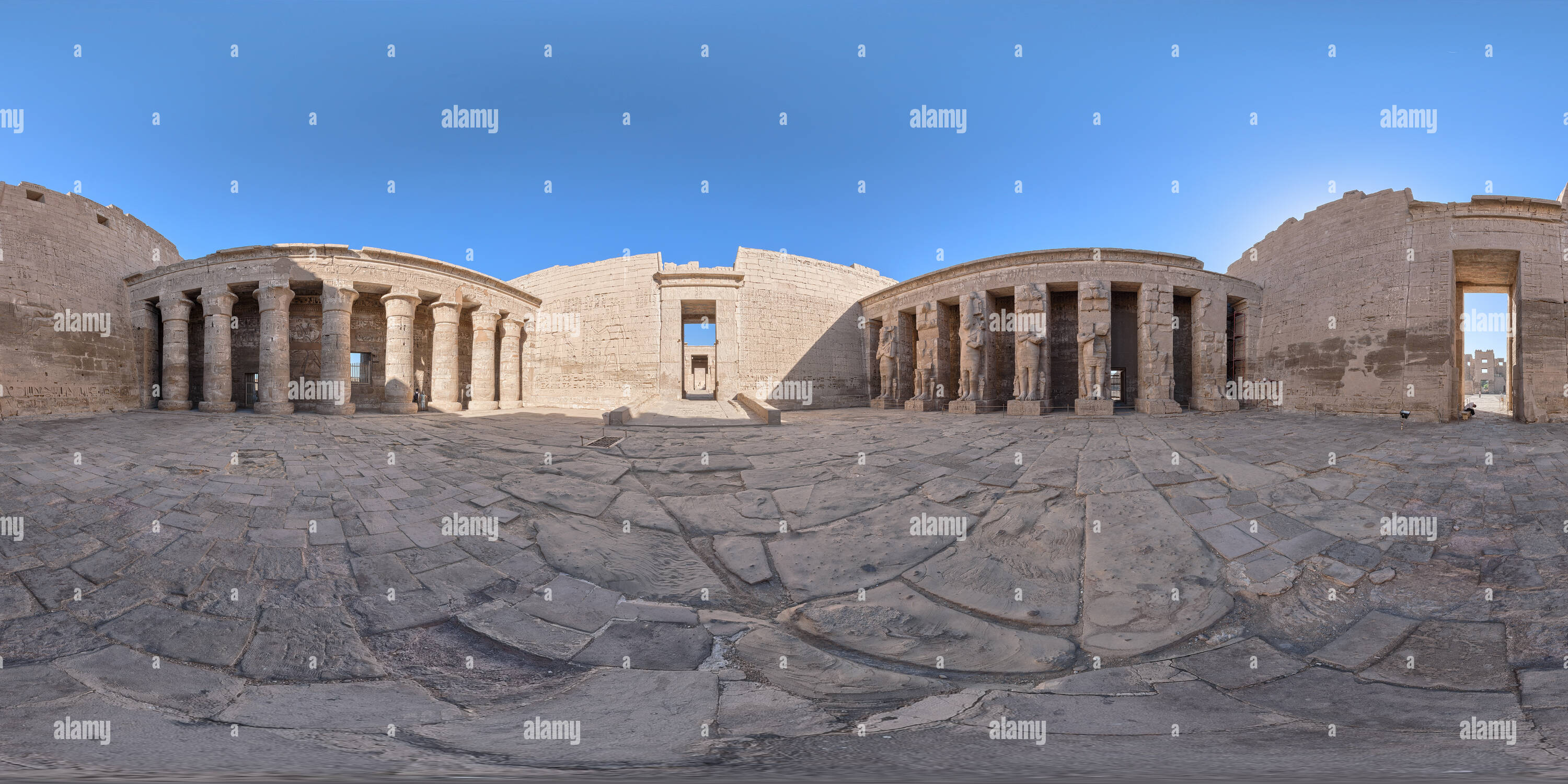 360 Grad Panorama Ansicht von Medinet Habu ersten Innenhof