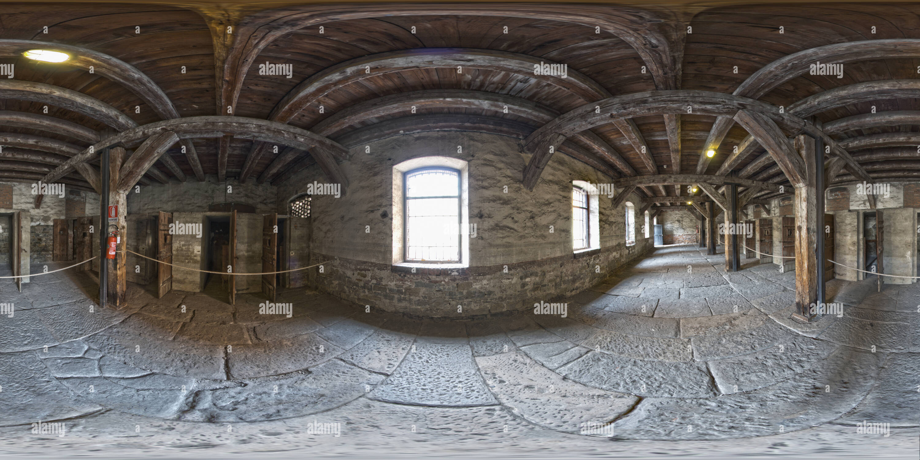 360 Grad Panorama Ansicht von Risiera di San Sabba - taborišče Rižarna - zapori s celicami-Gefängnis mit cellls-Celle