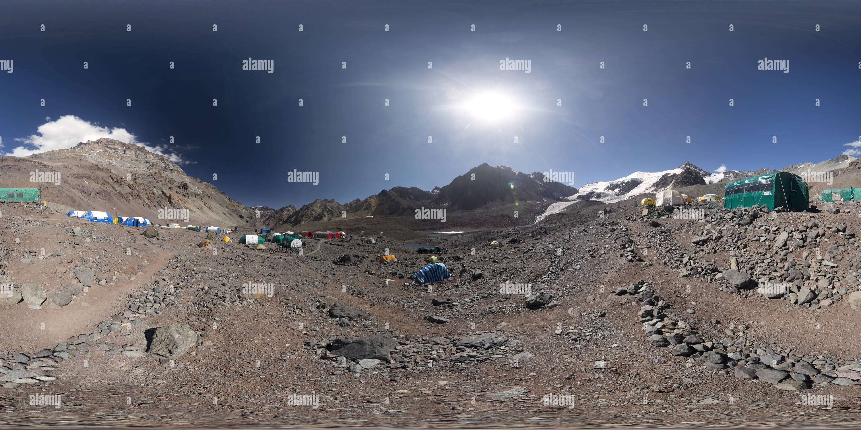 360 Grad Panorama Ansicht von Plaza de Mulas Aconcagua Mt.