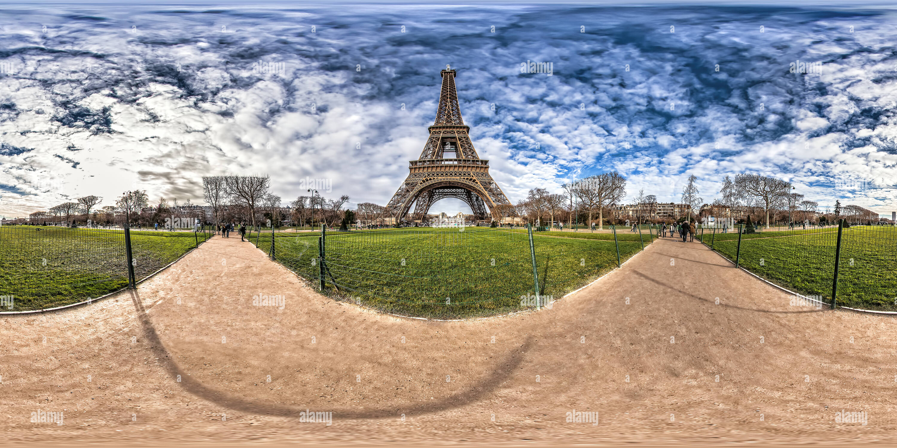 360 Grad Panorama Ansicht von Eiffelturm, Champ de Mars