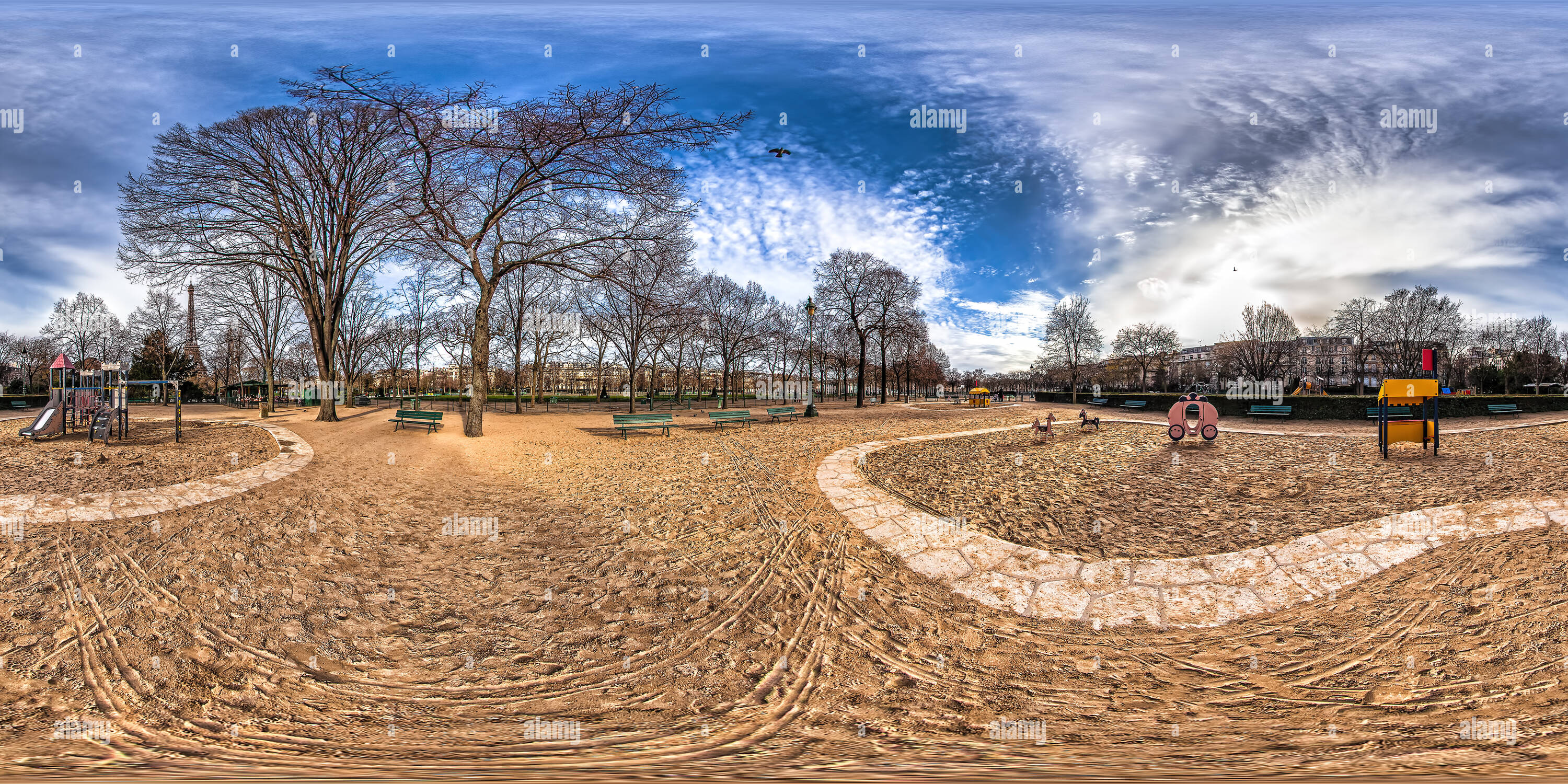 360 Grad Panorama Ansicht von Kleine Kinder Spielplatz in Champ-de-Mars-Av. Charles Risler - Av. Pierre Loti