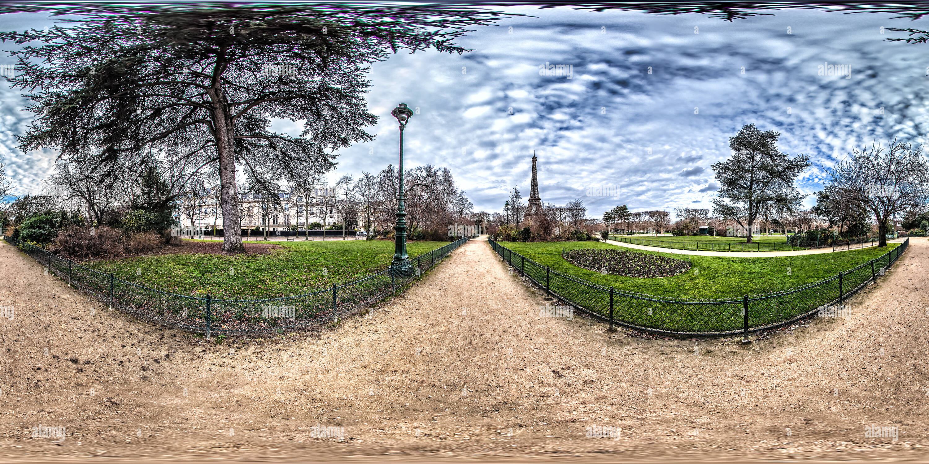 360 Grad Panorama Ansicht von Big Tree am Champ de Mars - Allée Thomy-Thierry - Av. Charles Risler