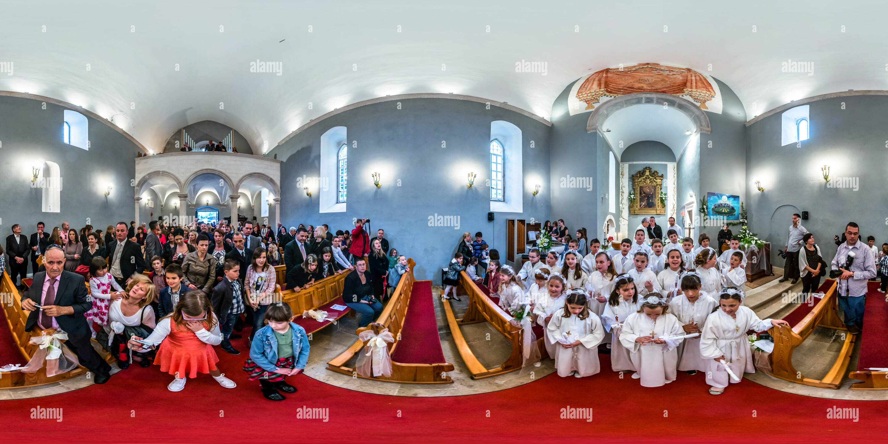 360 Grad Panorama Ansicht von Kirche St. Jakobus der Apostel - Erstkommunion 04.05.2014.