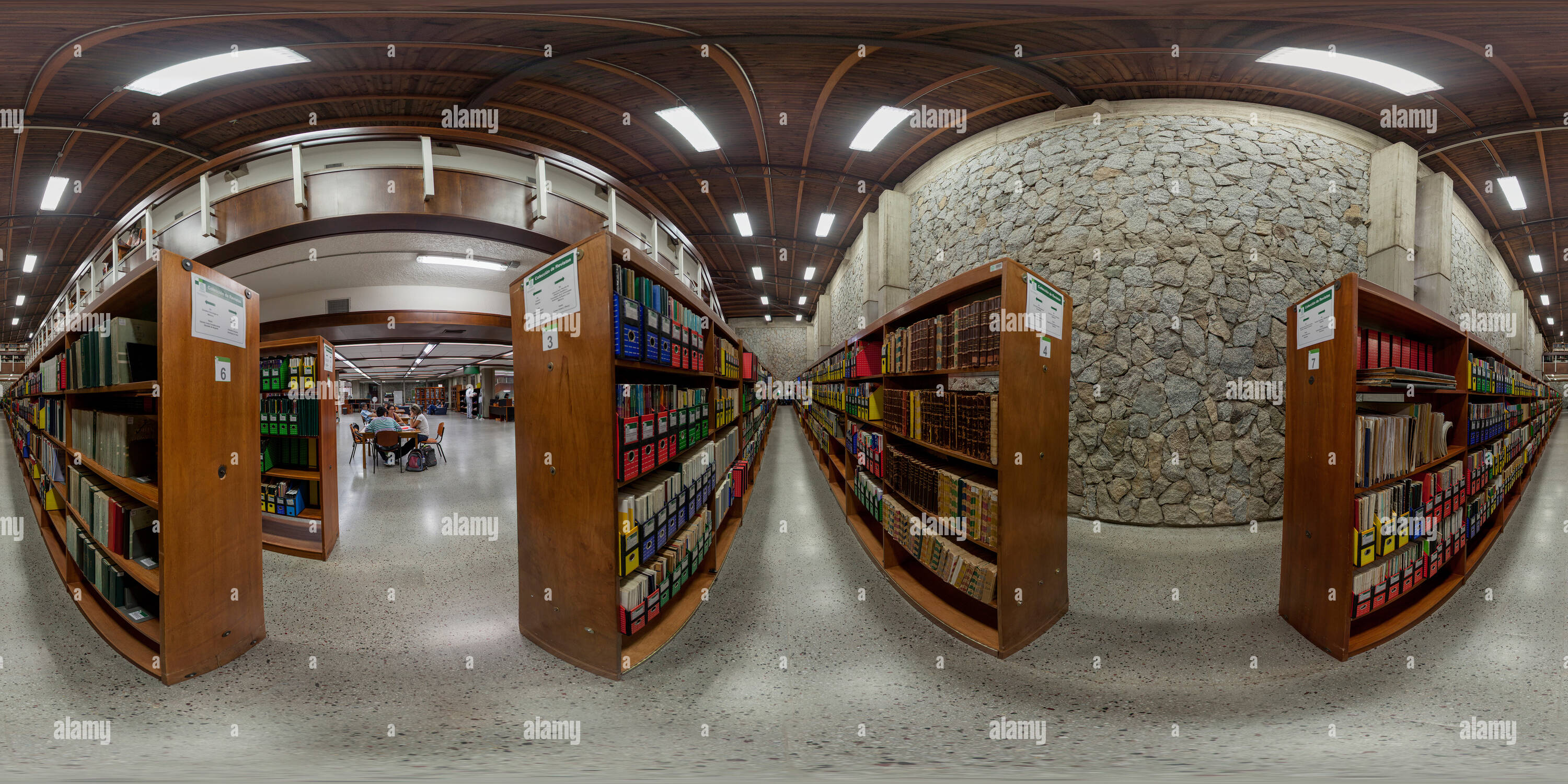 360 Grad Panorama Ansicht von Biblioteca Central, Universidad de Antioquia.