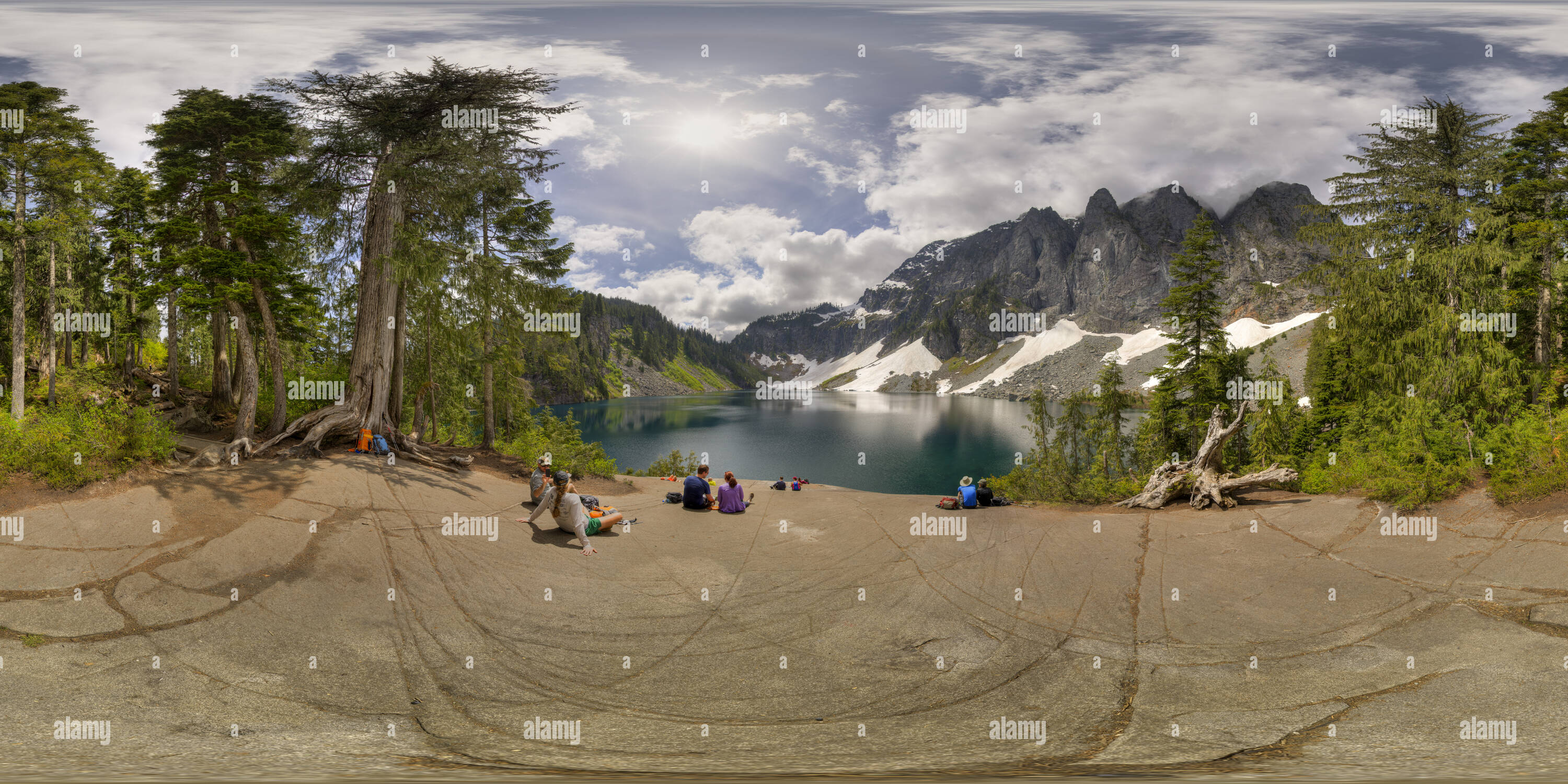 360 Grad Panorama Ansicht von Mittag- Rock, See Serene, Mt. Baker Snoqualmie National Forest, WA