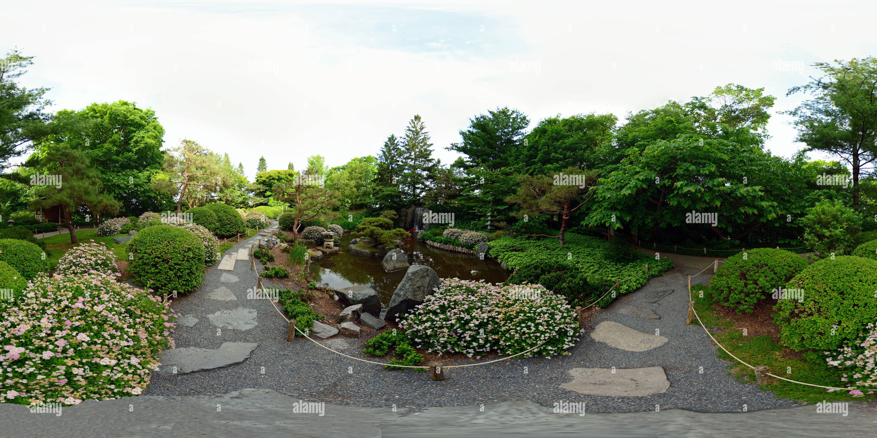 360 Grad Panorama Ansicht von Universität von Minnesota Landscape Arboretum Japanischer Garten