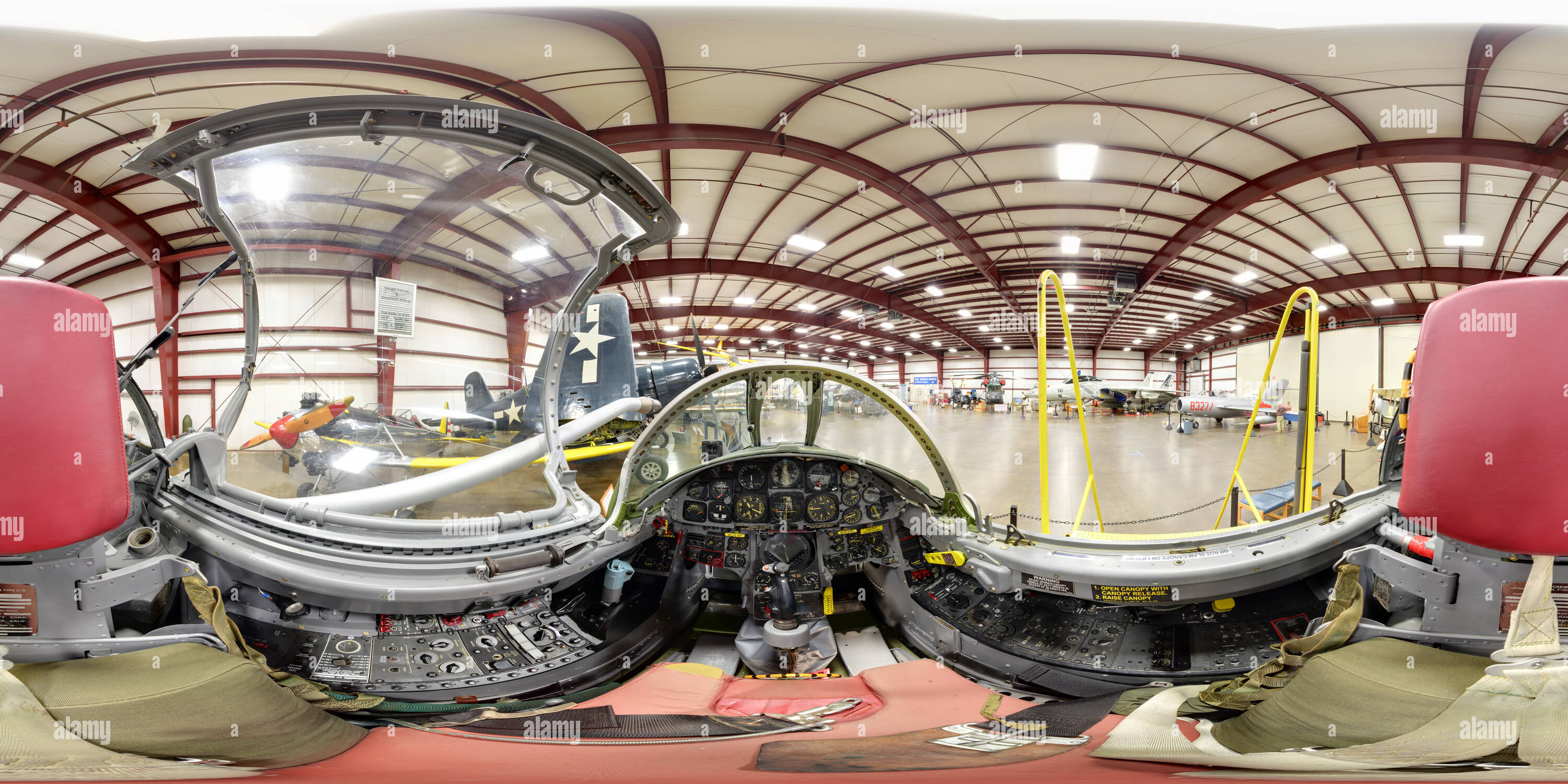 360 °-Ansicht auf Lockheed F-104 C tarfighter' Cockpit - Alamy