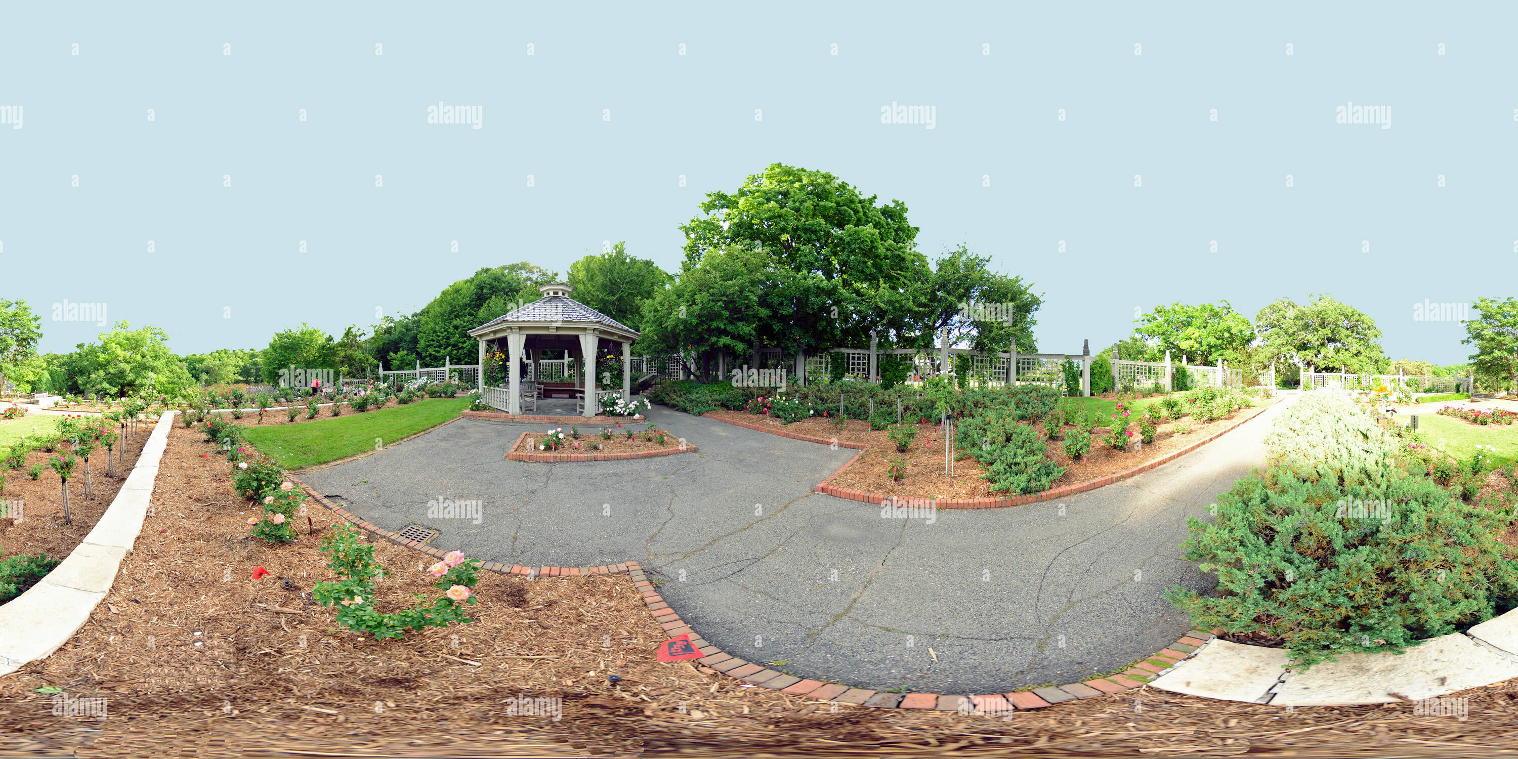 360 Grad Panorama Ansicht von Universität von Minnesota Landscape Arboretum Rose Garden