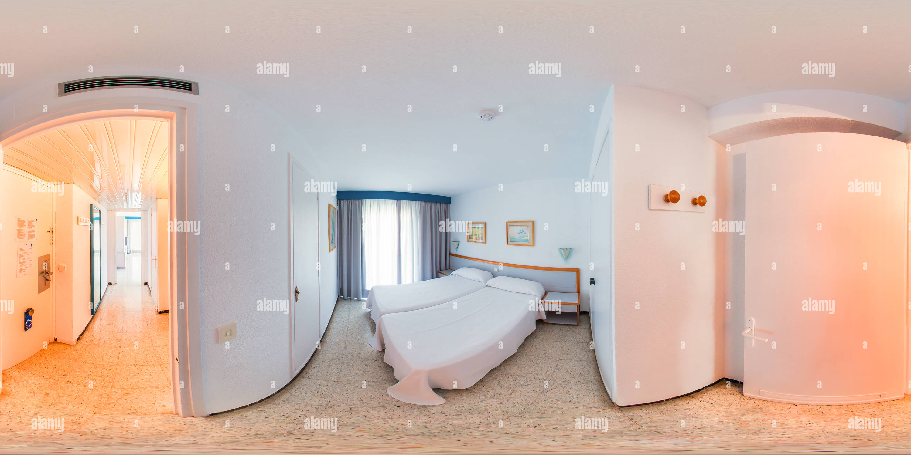 360 Grad Panorama Ansicht von Ferienwohnung Schlafzimmer - Hotel Belroy - Vier Sterne - in der Nähe vom Strand in Benidorm.