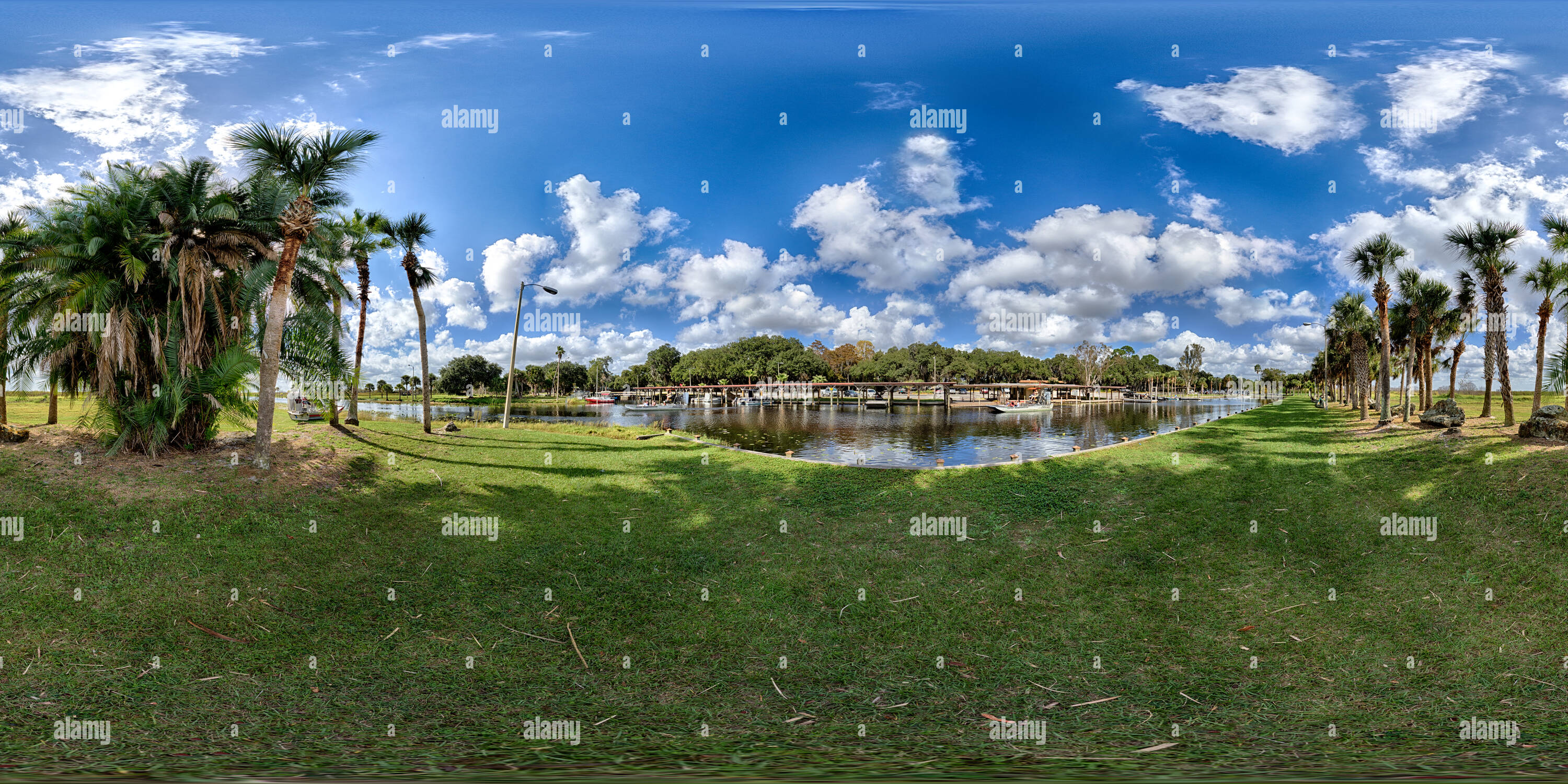 360 Grad Panorama Ansicht von East Lake Fish Camp am Lake Toho, Kissimmee, FL