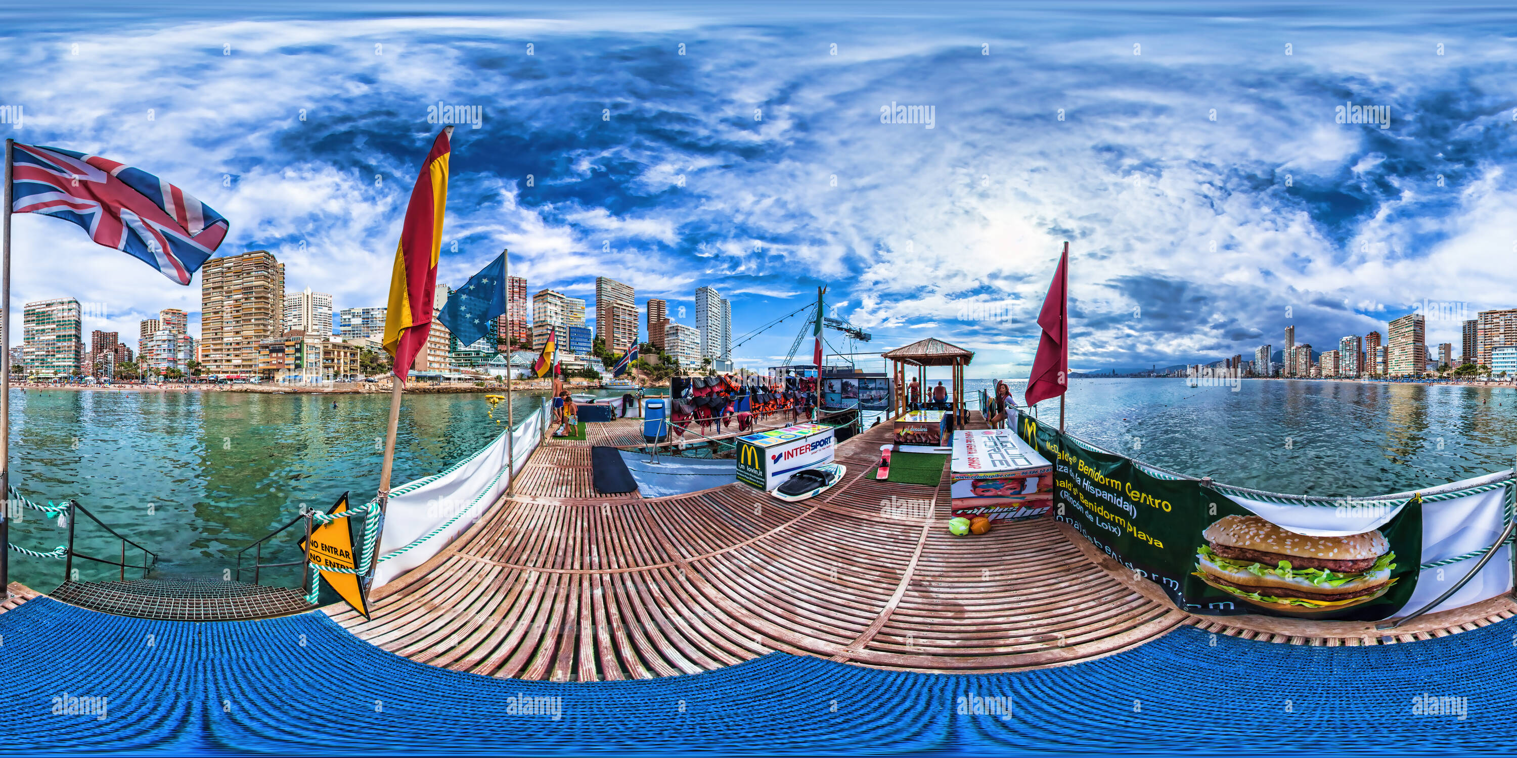 360 Grad Panorama Ansicht von Eingang zum Plattform-Kabel Ski Benidorm - Wassersport in Benidorm.