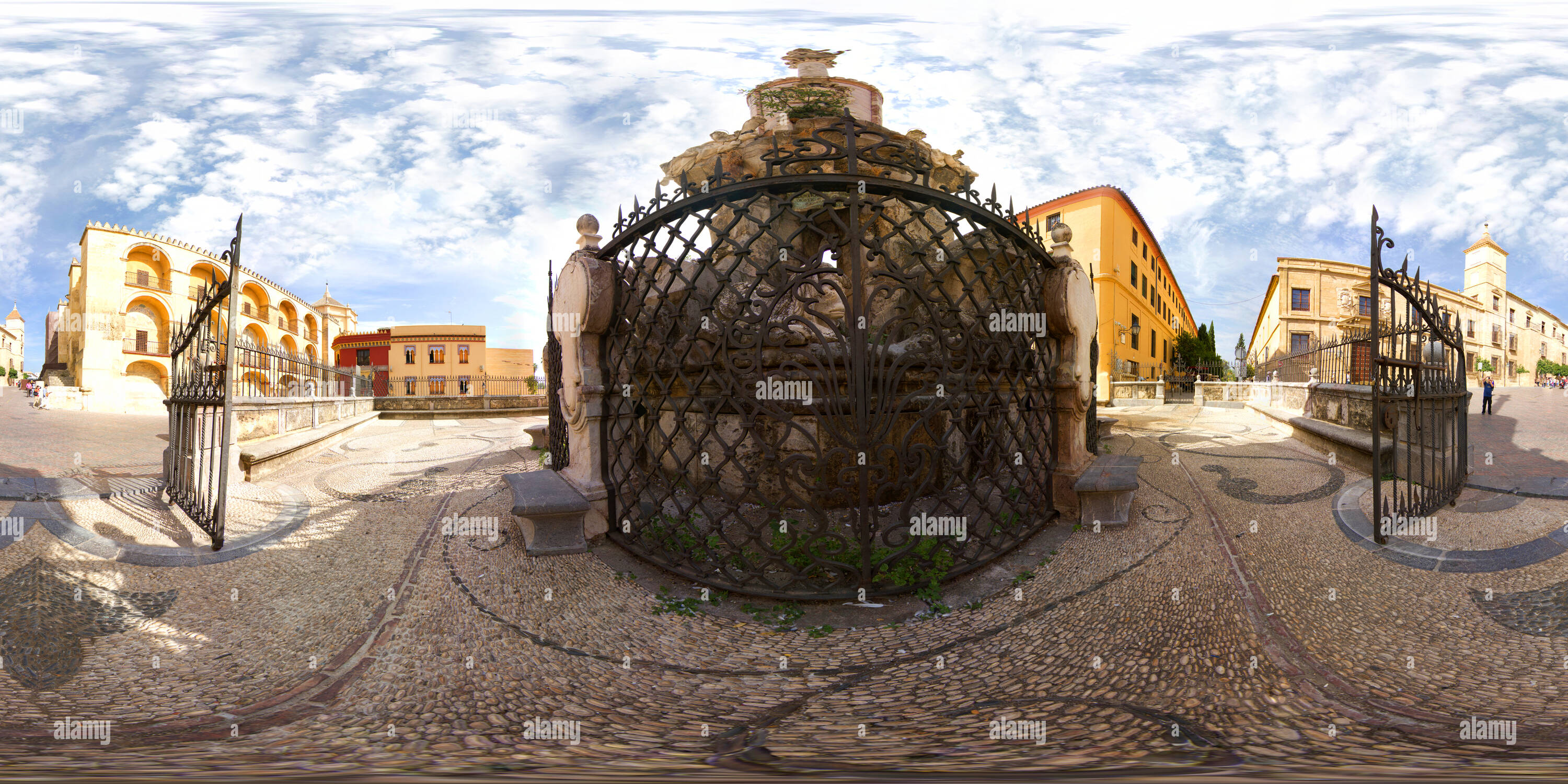 360 Grad Panorama Ansicht von 85 Calle Kardinal Gonzales