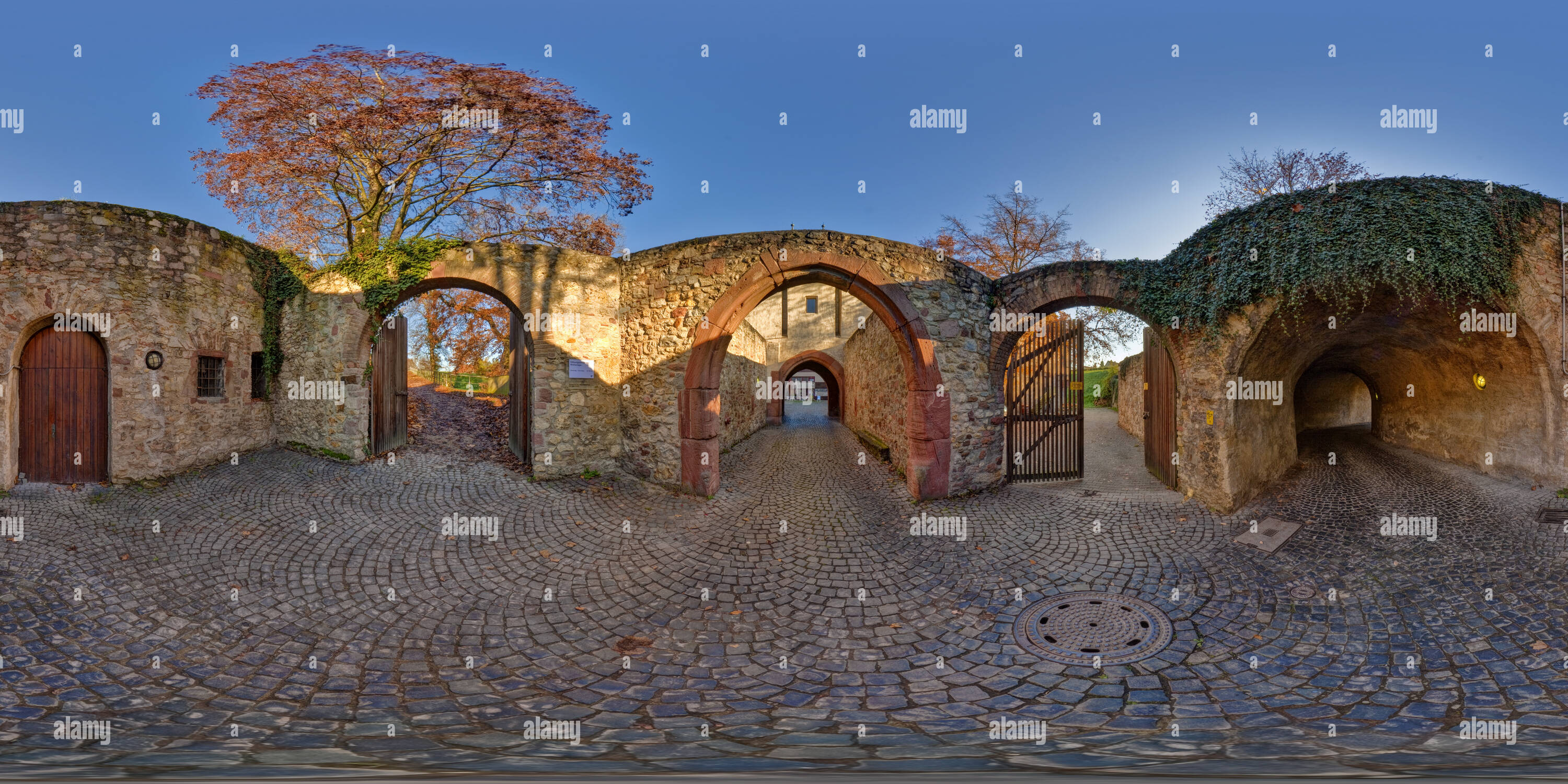 360 Grad Panorama Ansicht von Rüsselsheim Festung Eingang