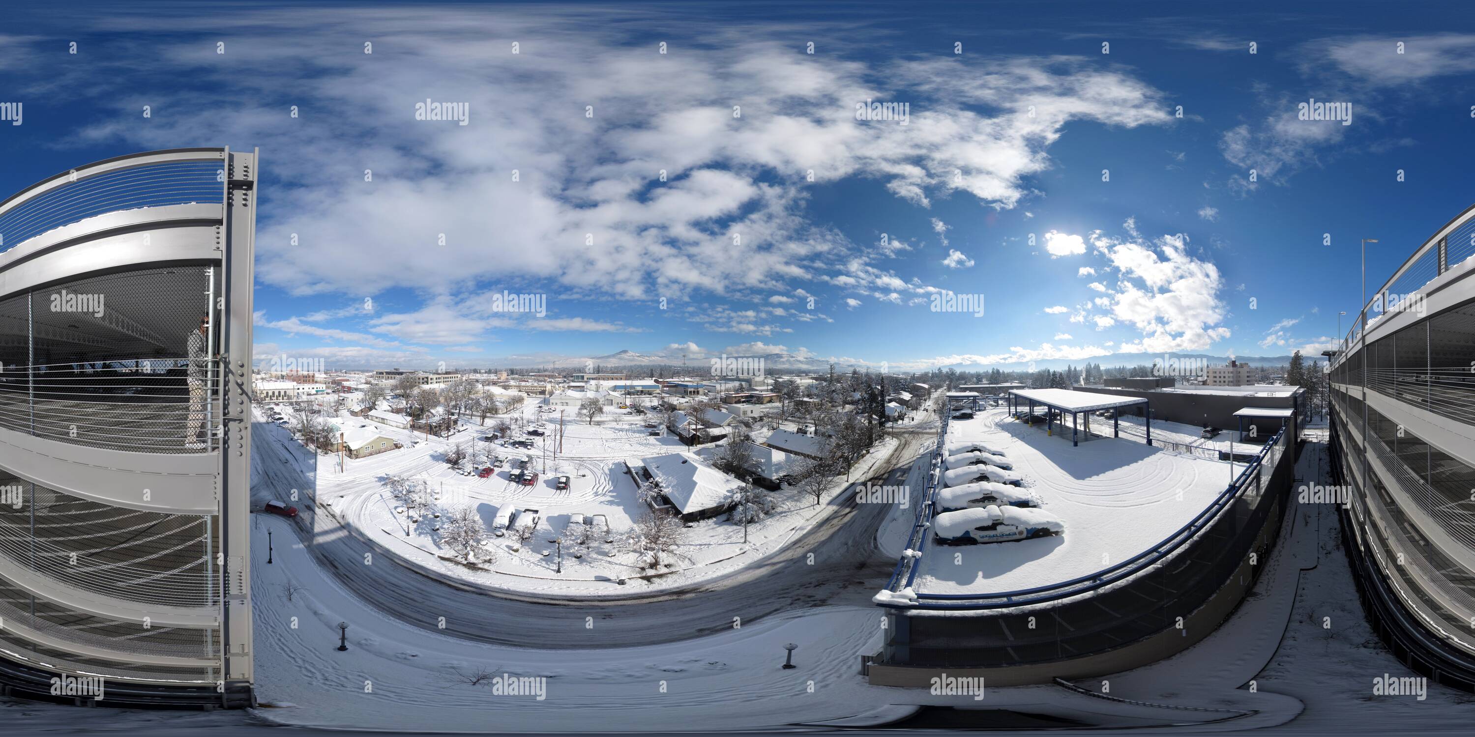 360 Grad Panorama Ansicht von Downtown Medford [4]