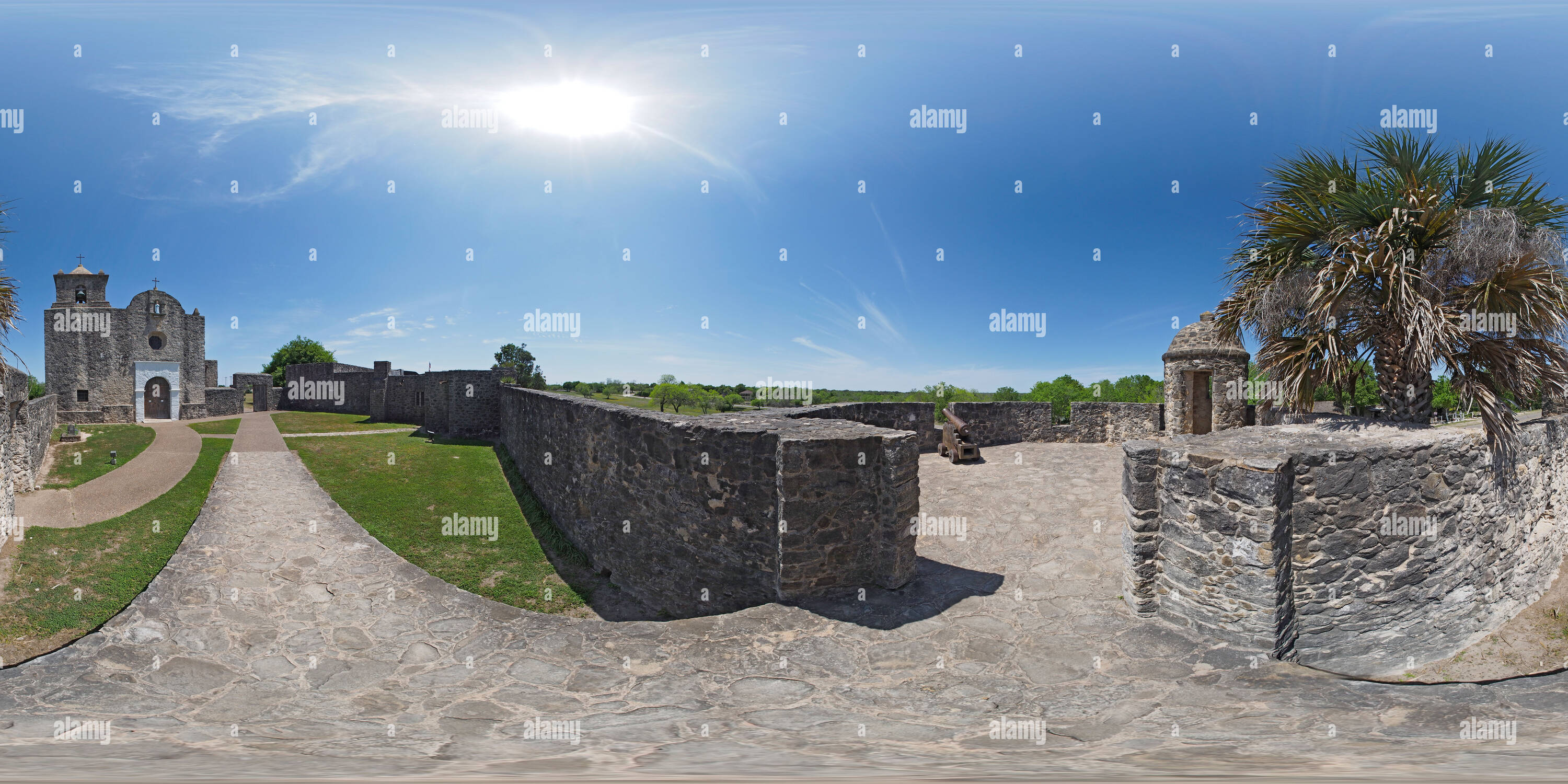 360 Grad Panorama Ansicht von Befestigungen und Kapelle in Presidio la Bahia