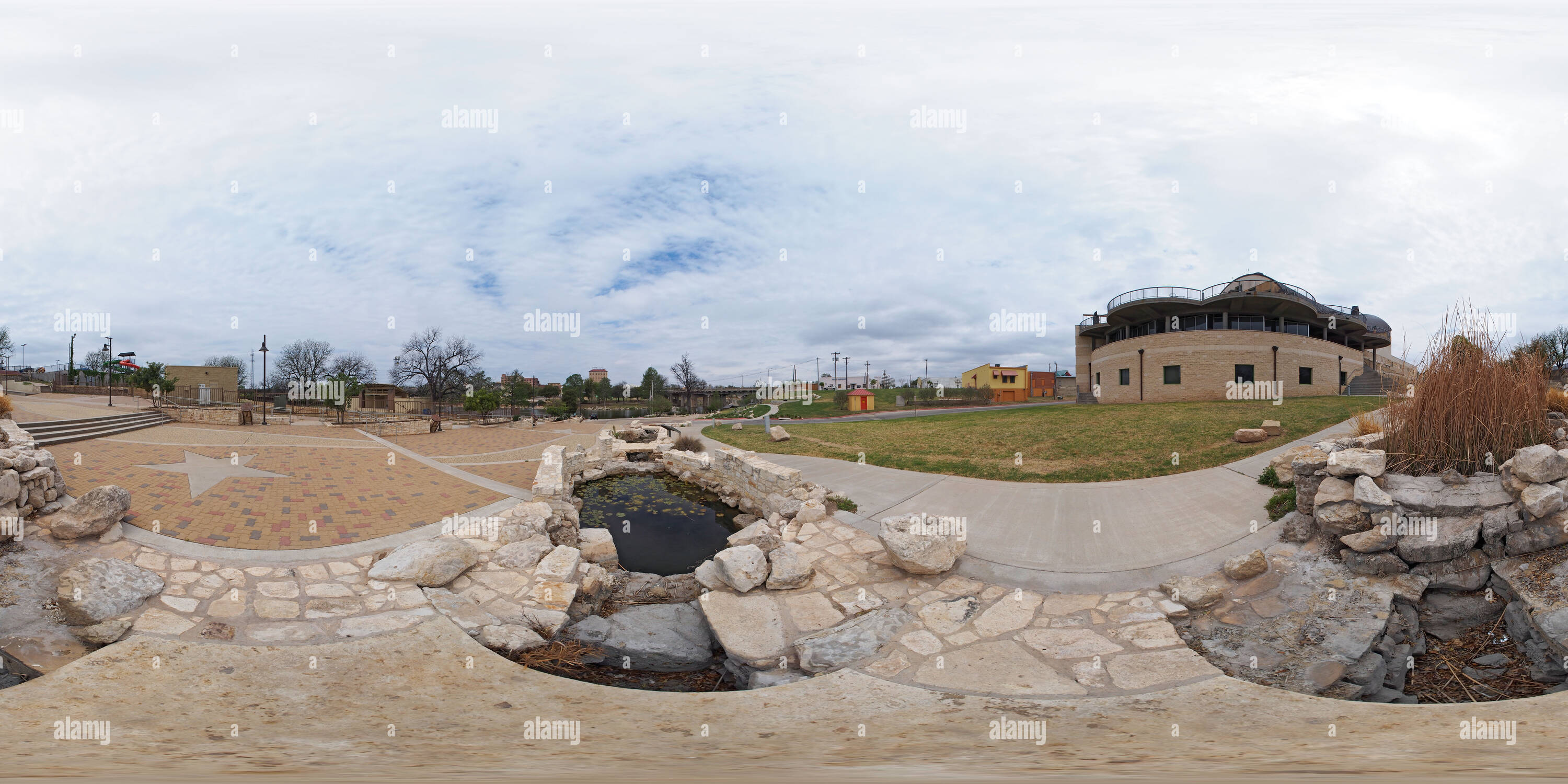 360 Grad Panorama Ansicht von Regenwasserbehandlung System auf dem Concho River