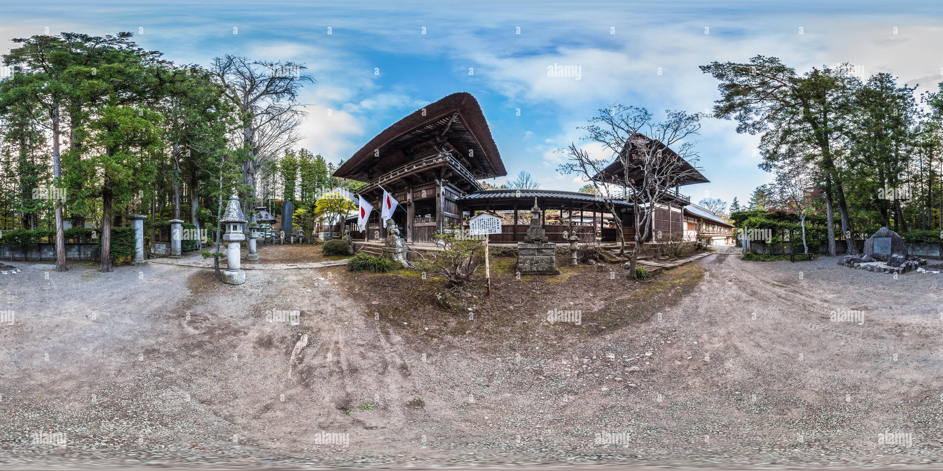 360 Grad Panorama Ansicht von Patriotismus und Fahnen auf Teisho-ji-buddhistischen Tempel in Saku - Japan