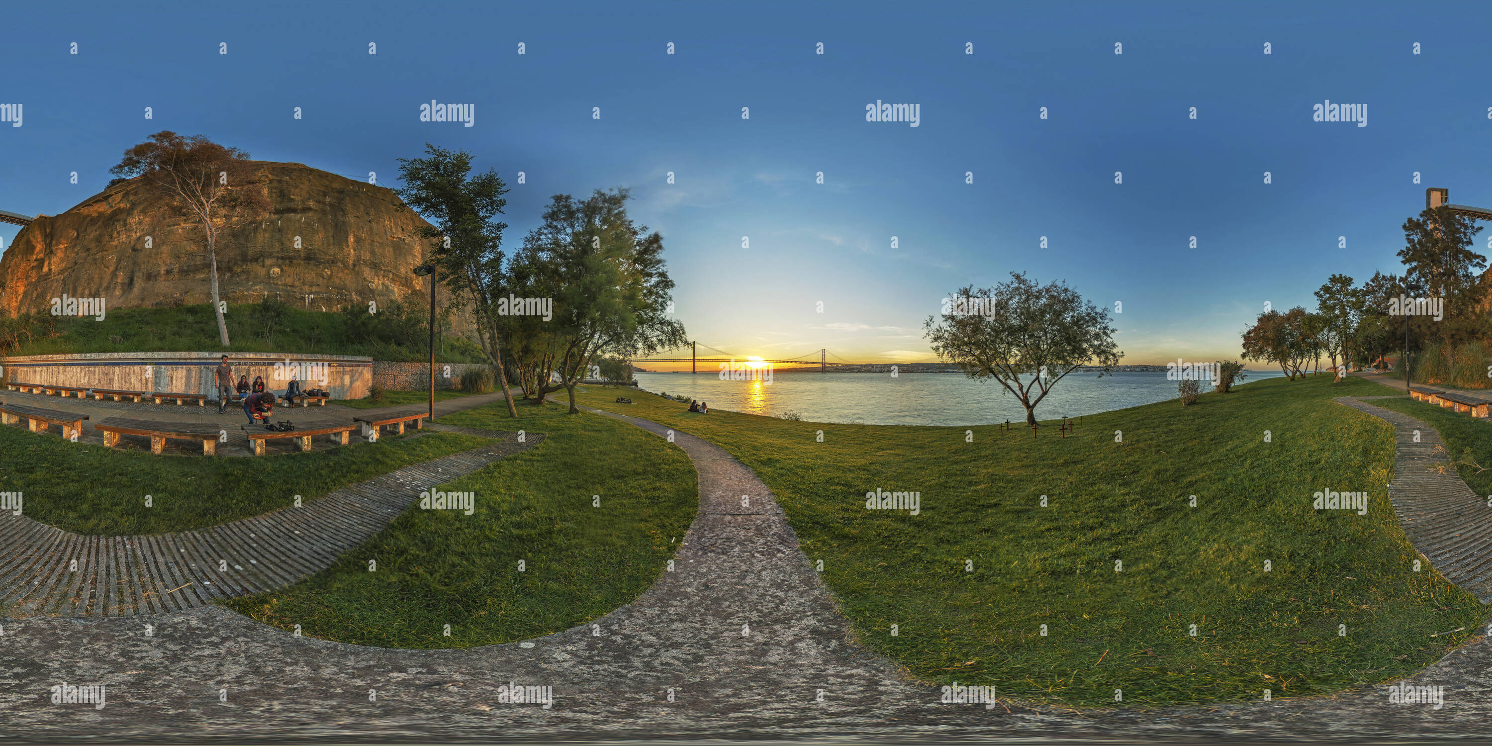 360 Grad Panorama Ansicht von Blick nach Süden von Lissabon. 25. April. Brücke