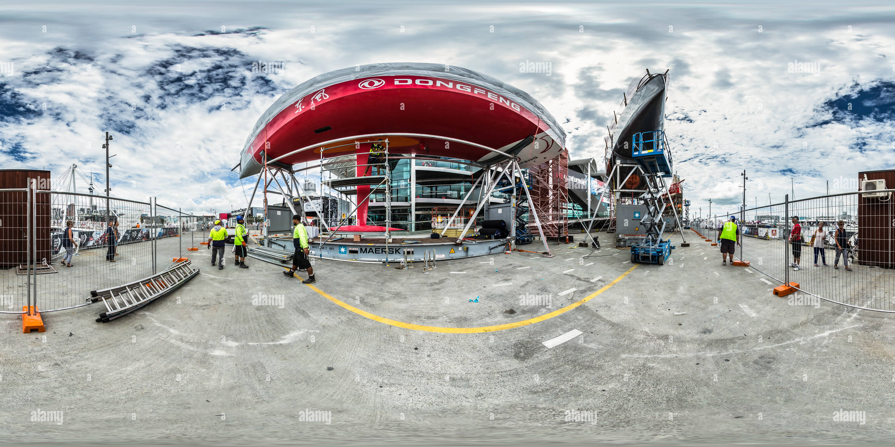 360 Grad Panorama Ansicht von Donfeng Race Team-VO 65 Wartung - Die Werft - Volvo Ocean Race 2015 Auckland Zwischenstopp - Neuseeland