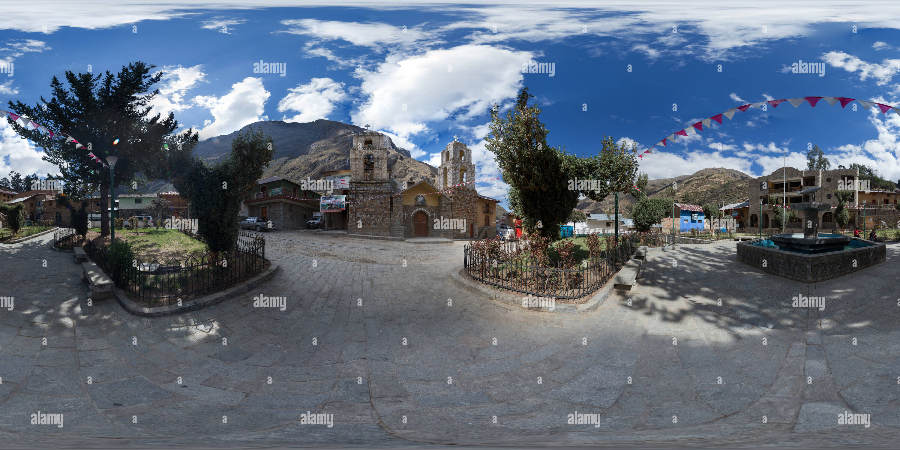 360 °-Ansicht auf Plaza Huancaya, Reserva paisajística noch Yauyos ...