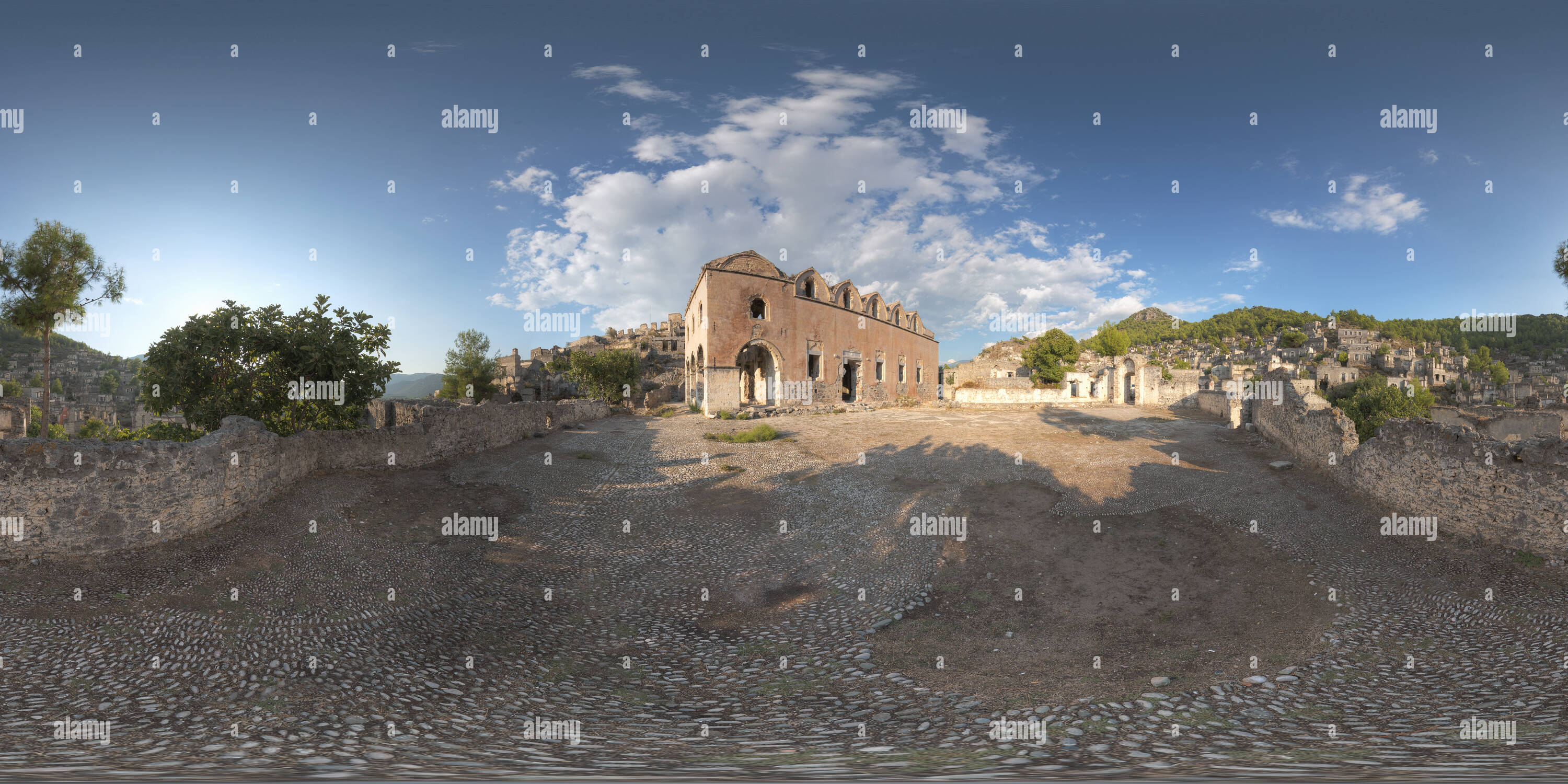 360 Grad Panorama Ansicht von Kayaköy Obere Kirche Hof