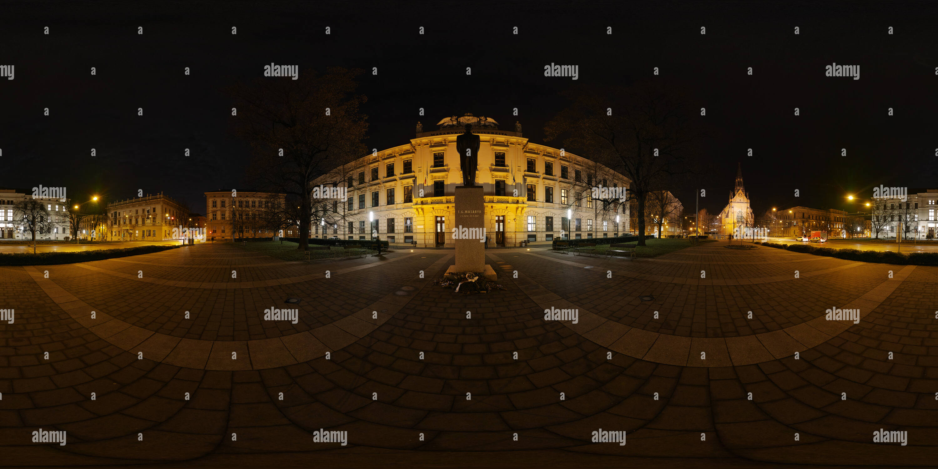 360 Grad Panorama Ansicht von Komenský-Platz