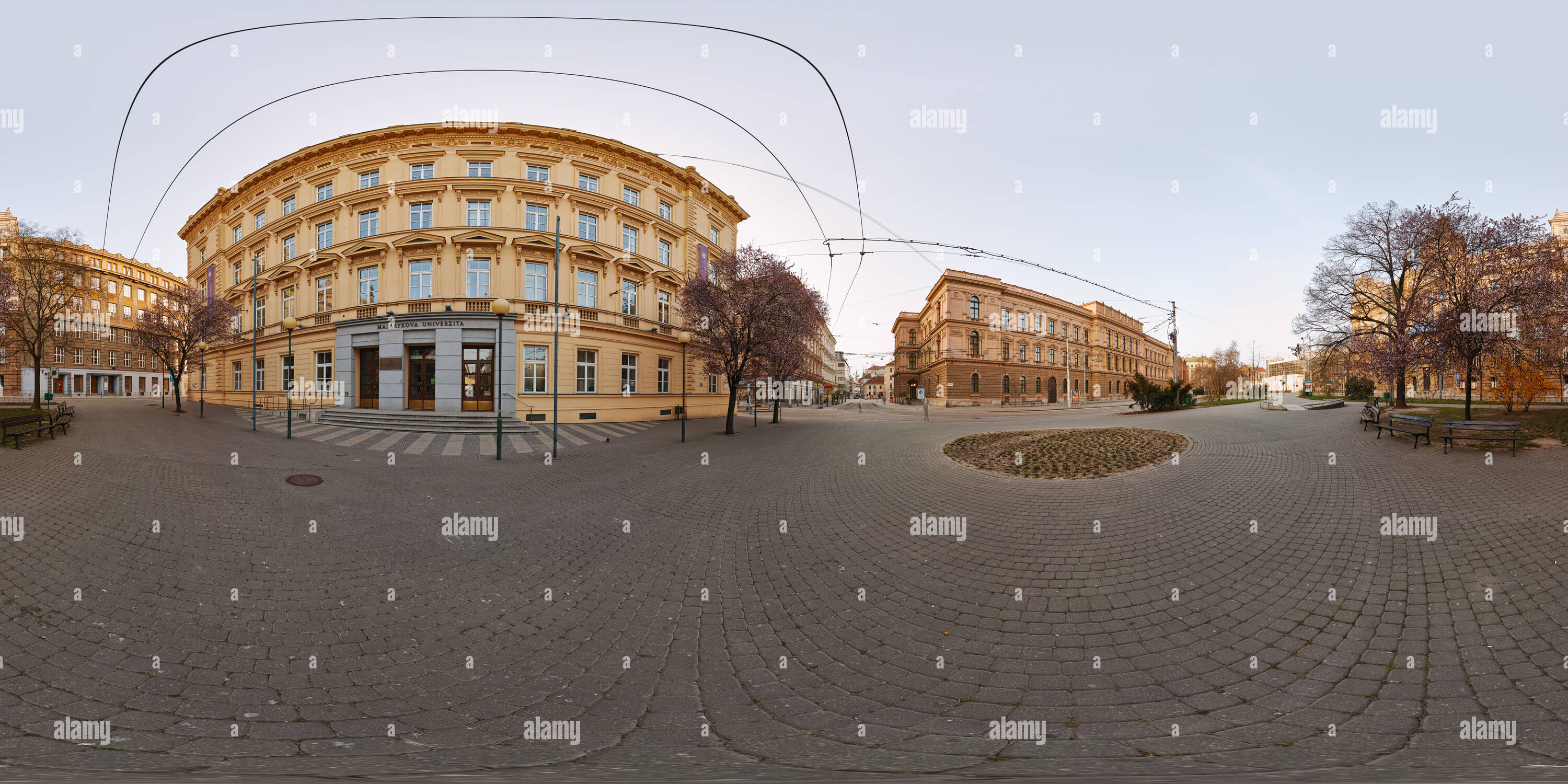 360 Grad Panorama Ansicht von Cherry Blossom von Žerotín Square