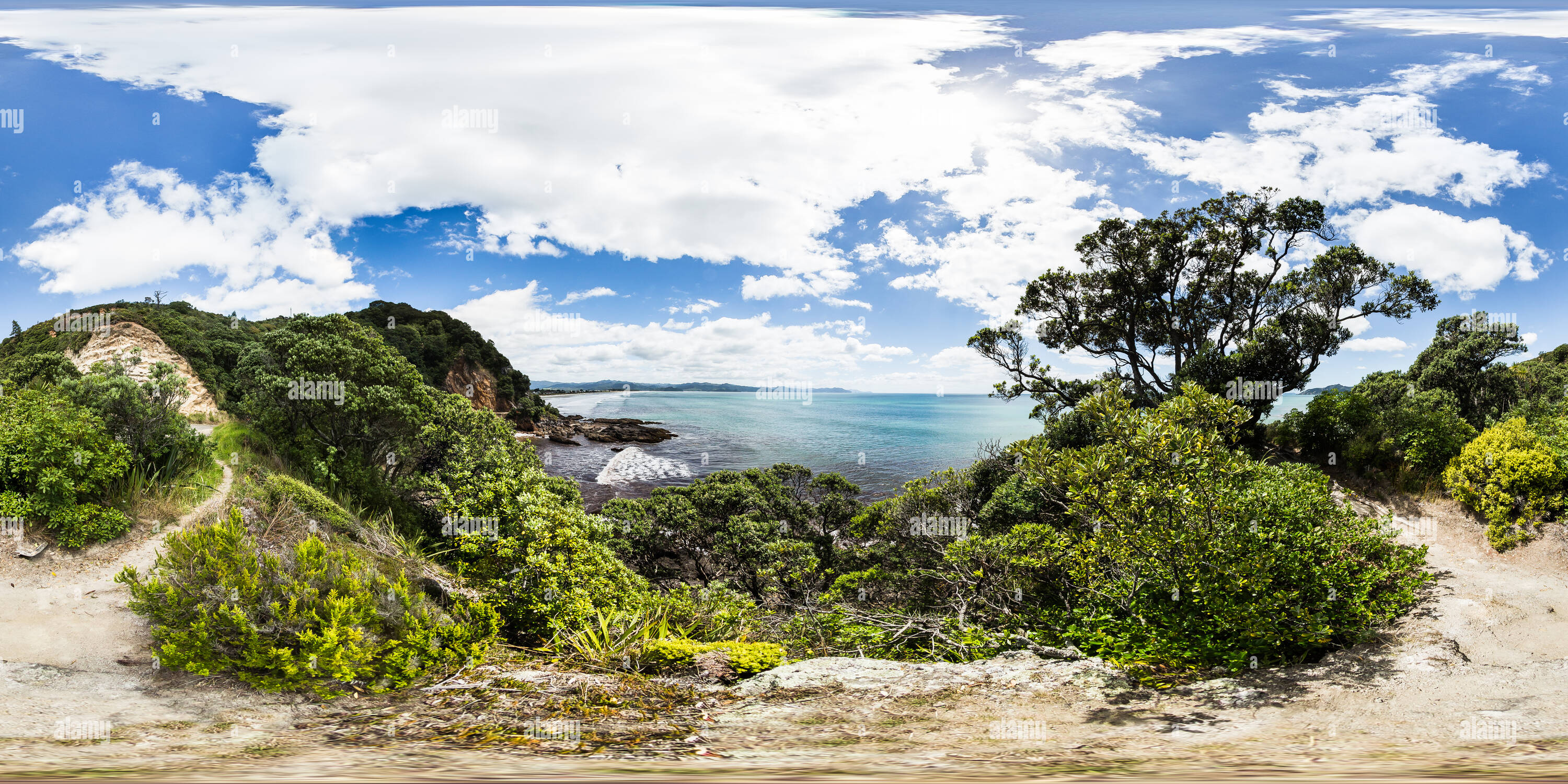 360 Grad Panorama Ansicht von Off Road zu den Buchten. Bluff Road aus Ringe Strand - Coromandel Halbinsel - Tasman Waikato - Neuseeland