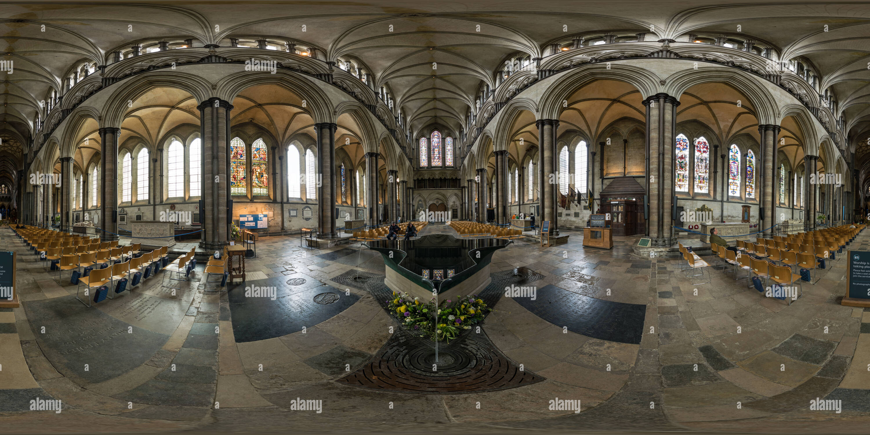 360 Grad Panorama Ansicht von Kirchenschiff, die Kathedrale von Salisbury, Salisbury, Wiltshire