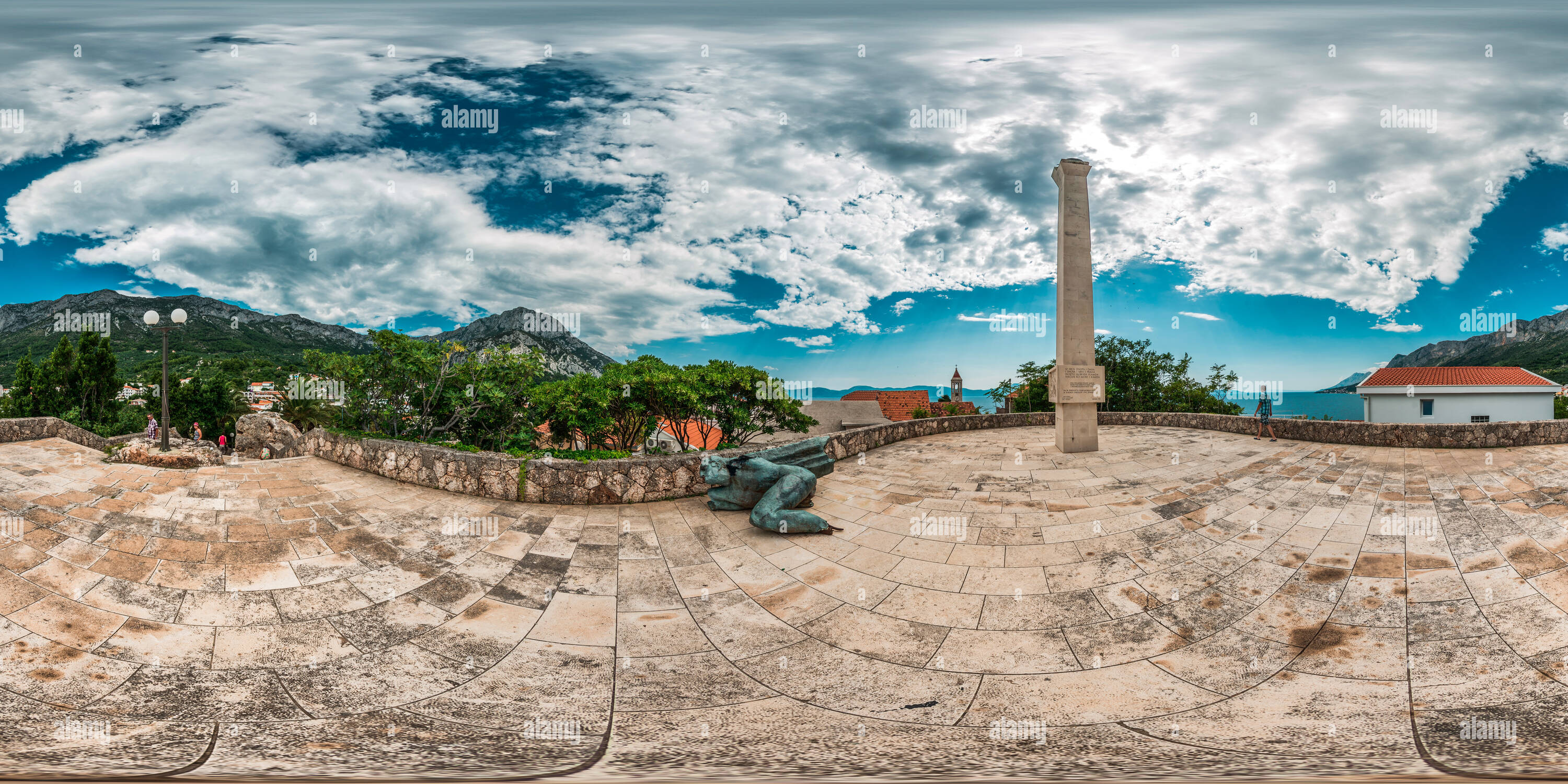 360 Grad Panorama Ansicht von Antun Augustincic - Denkmal für den Aufstand von 1971, Gradac n/m, 2016.