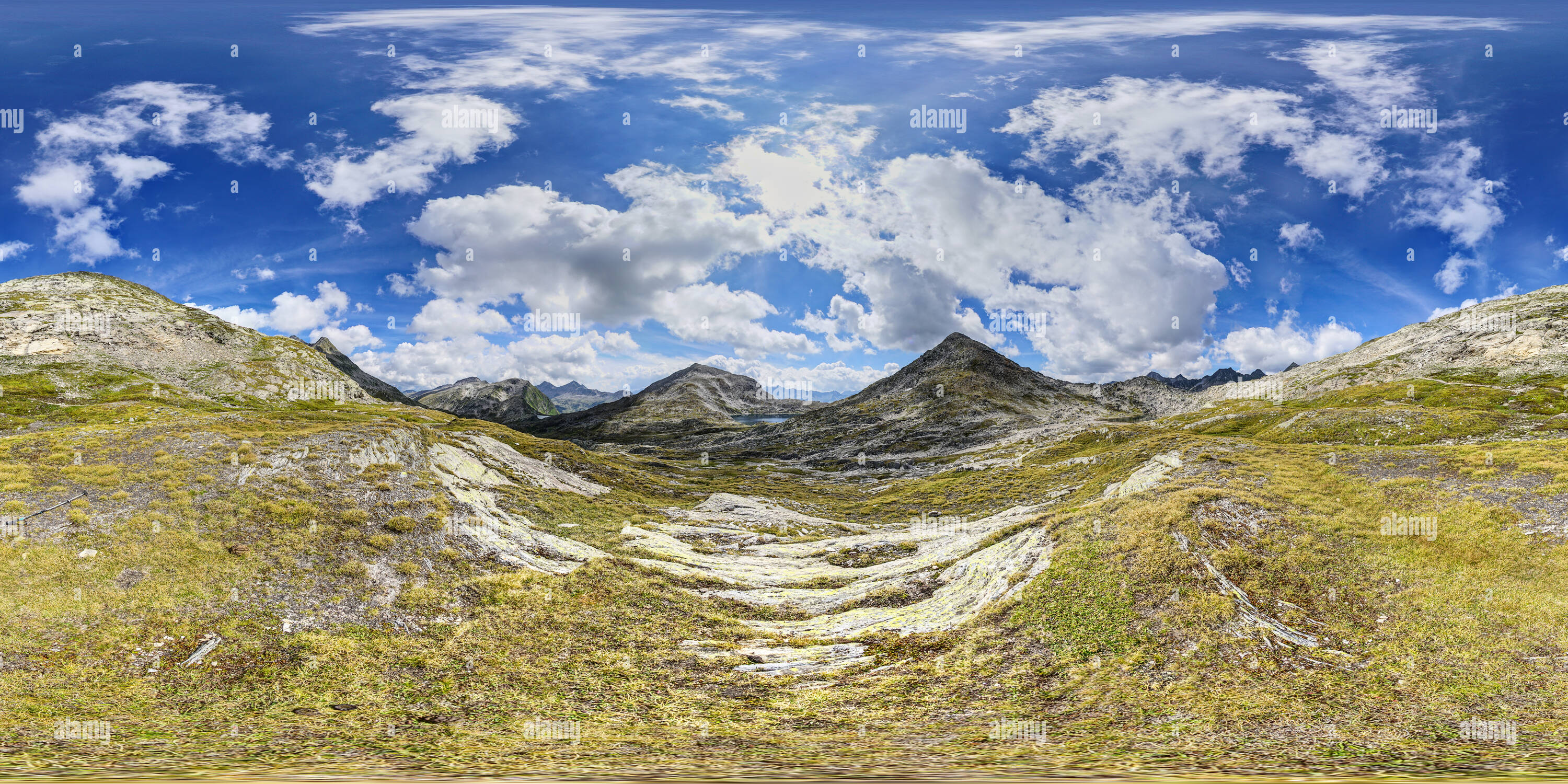 360 Grad Panorama Ansicht von Capanna Cadlimo CAS-See Scuro 3