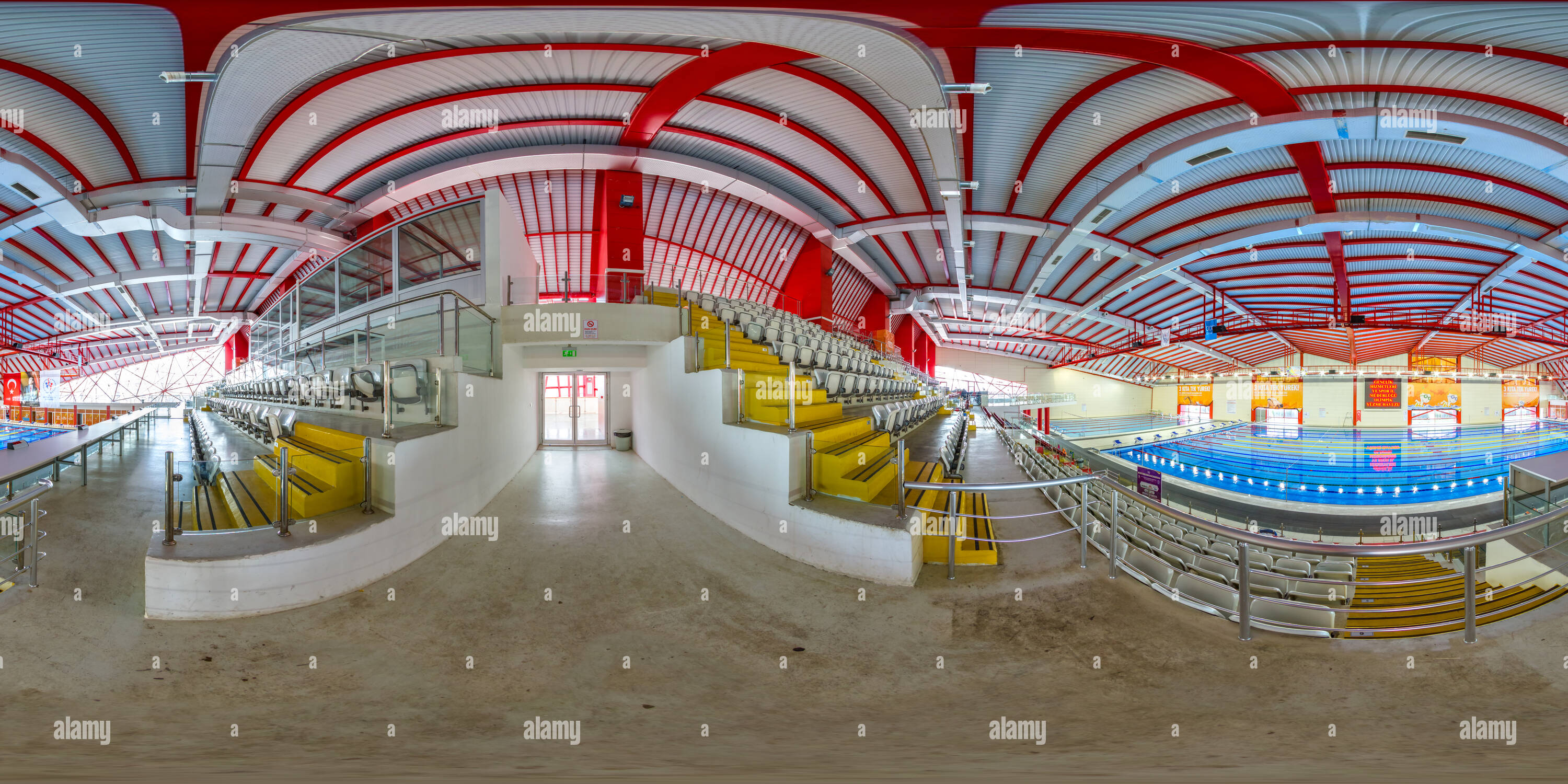 360 Grad Panorama Ansicht von Olympischen Innenpool Yenisehir Vr Mersin2e0