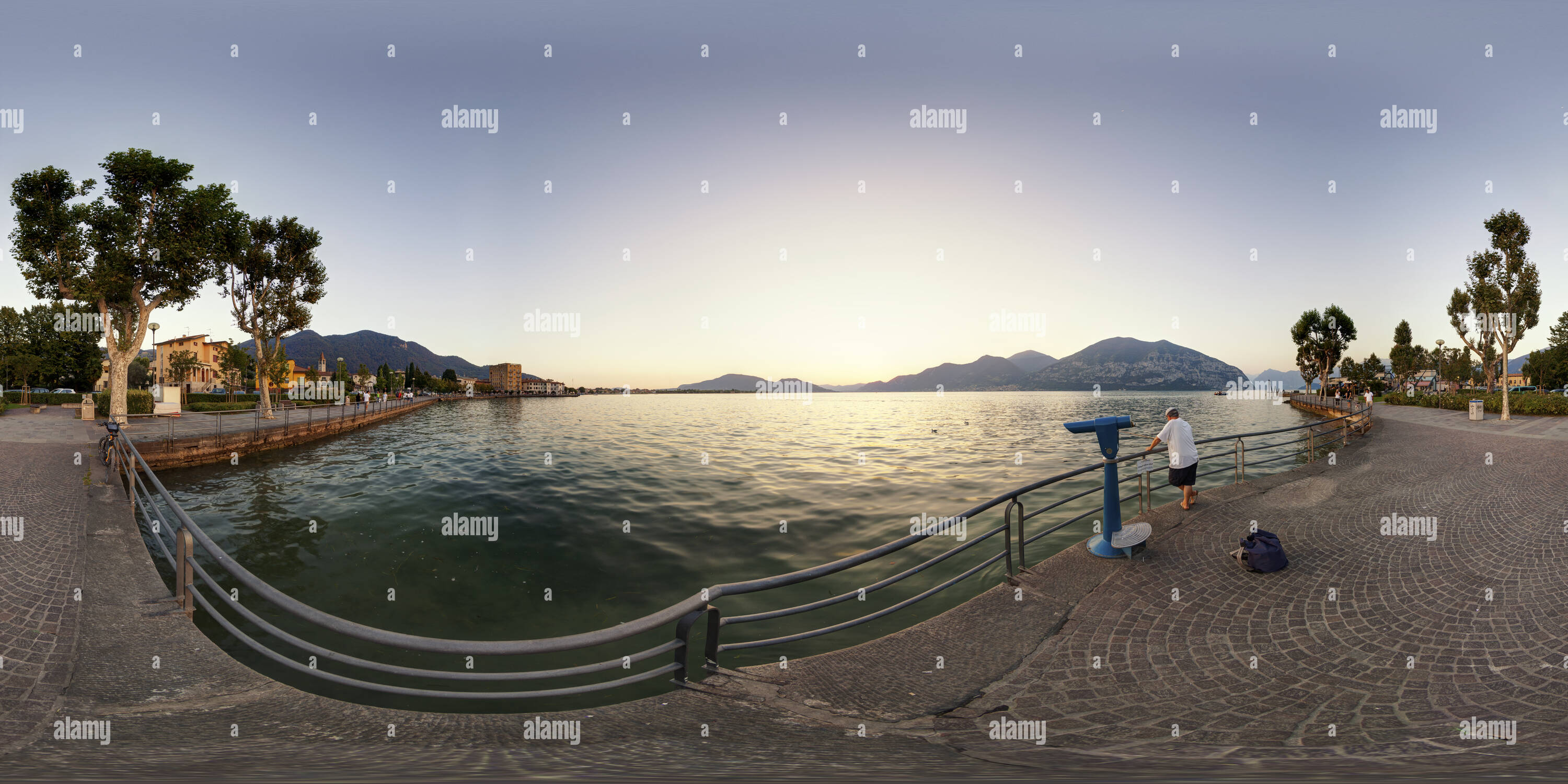 360 Grad Panorama Ansicht von Iseo Zona di tutela ittica