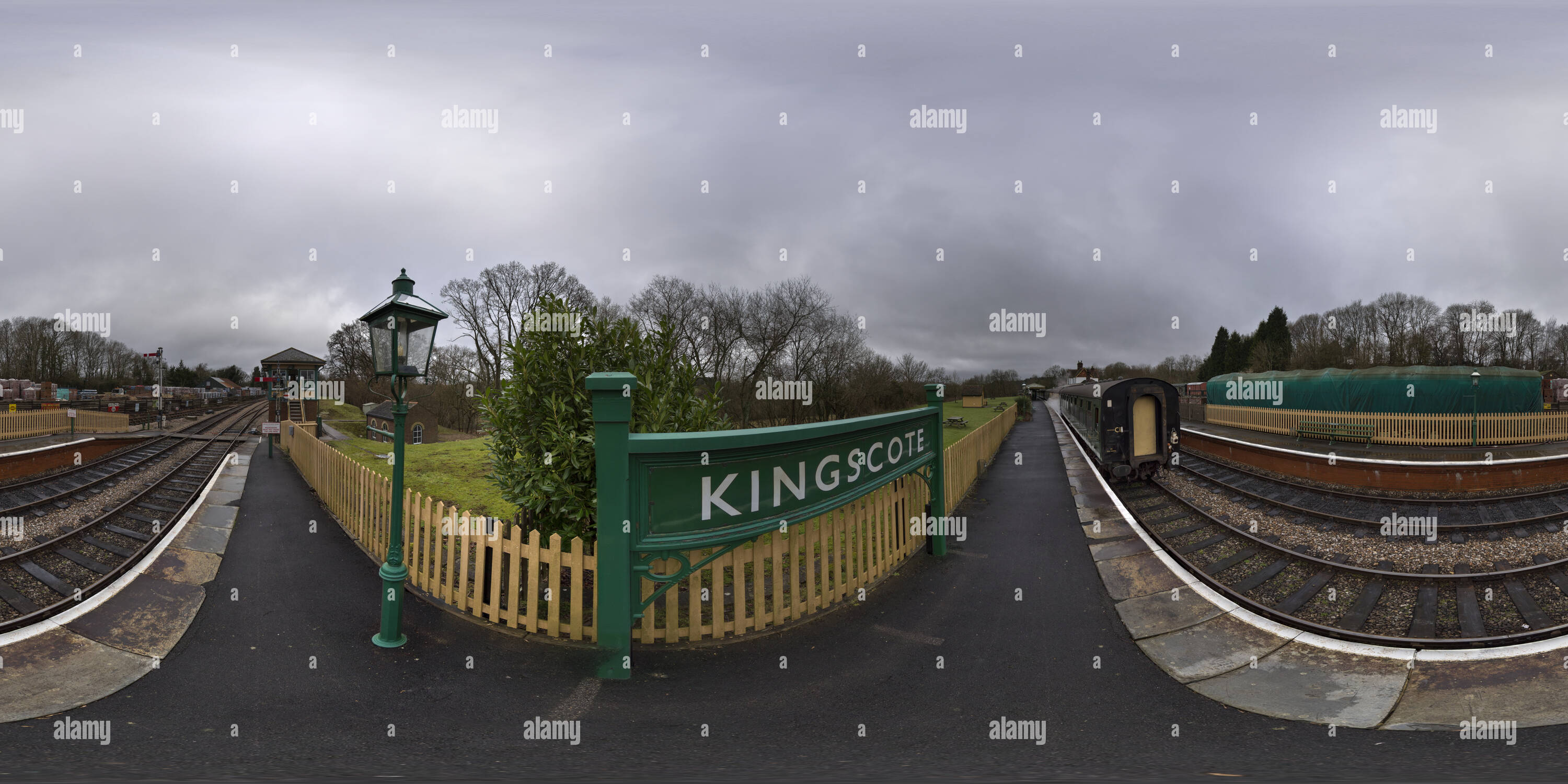 360 Grad Panorama Ansicht von Kingscote Station auf der Bluebell Railway